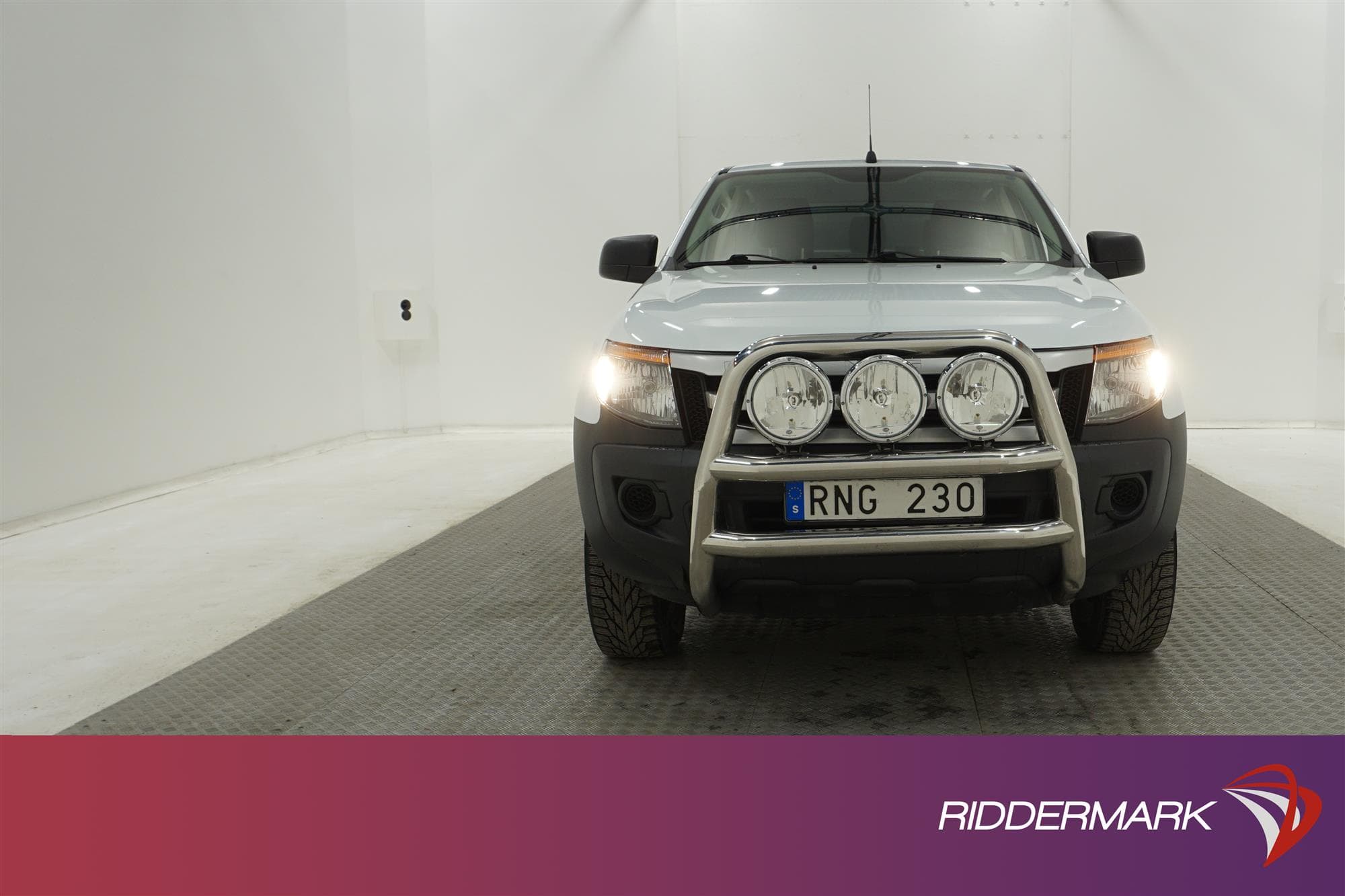 Ford Ranger XLT 2.2 TDCi 4x4 Dragkrok Kåpa Värmare