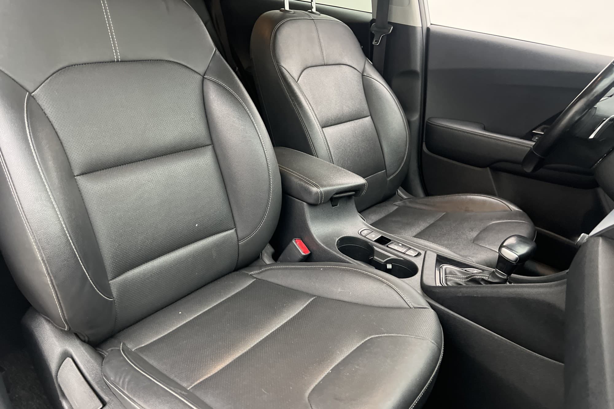 Kia Niro P-HEV 141hk Advance Plus 2 Kamera Skinn Rattvärme