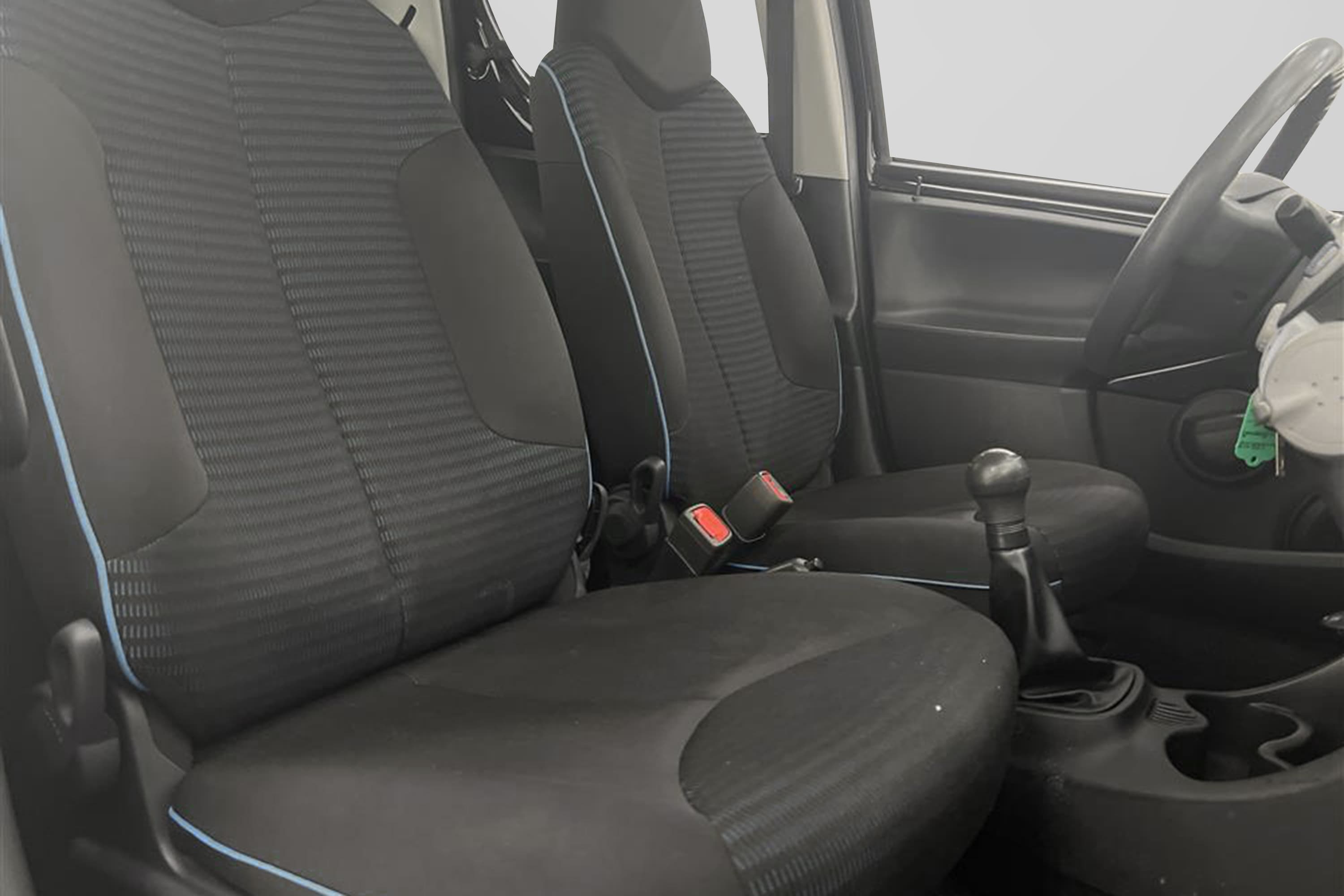 Peugeot 107 5dr 1.0 68hk 2 brukare 0.43l/milinteriör