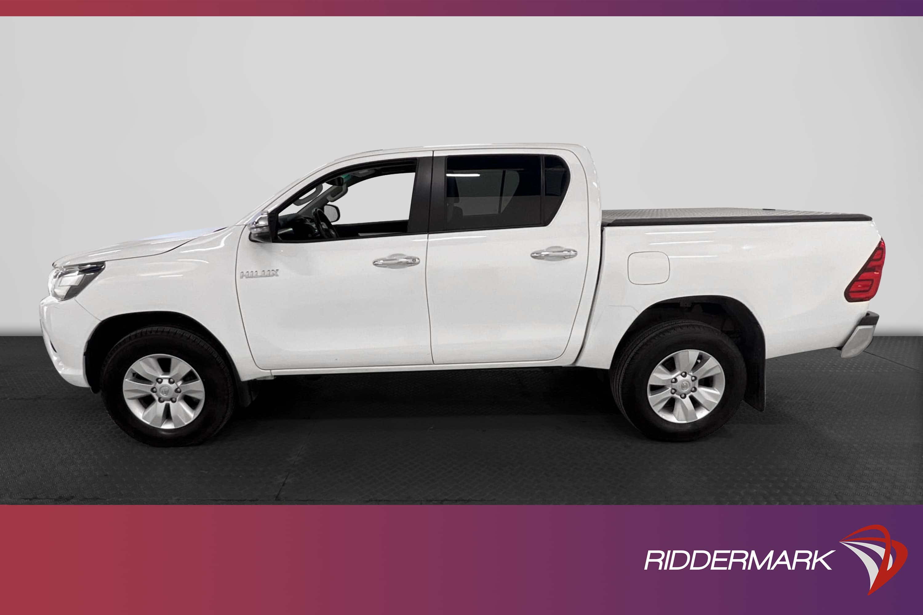 Toyota Hilux 2.4 AWD Dragkrok  Diff Flaklock 1-Ägare Moms