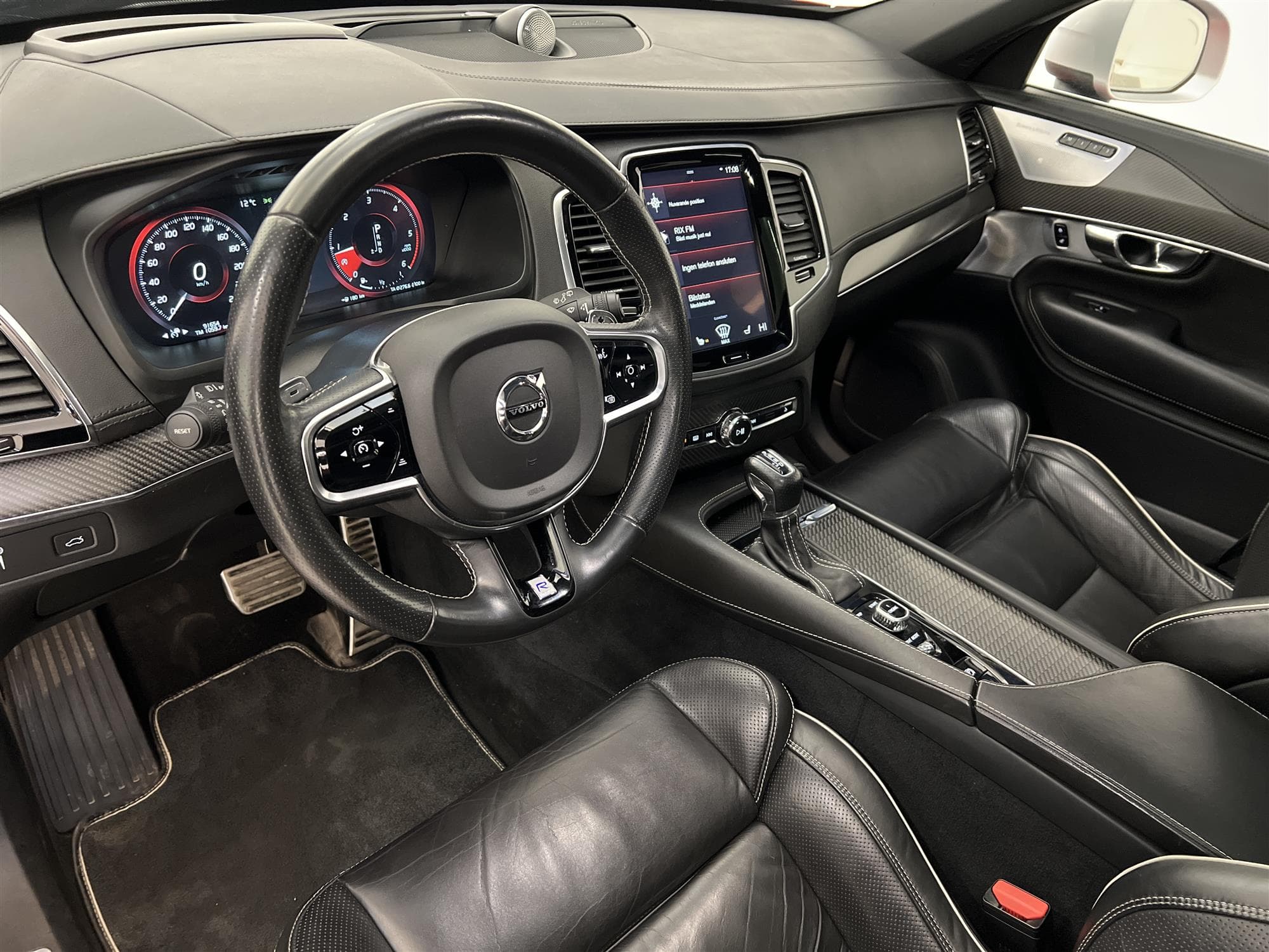 Volvo XC90 D5 AWD 225hk R-Design 7-sits B&W Pano 360° Drag