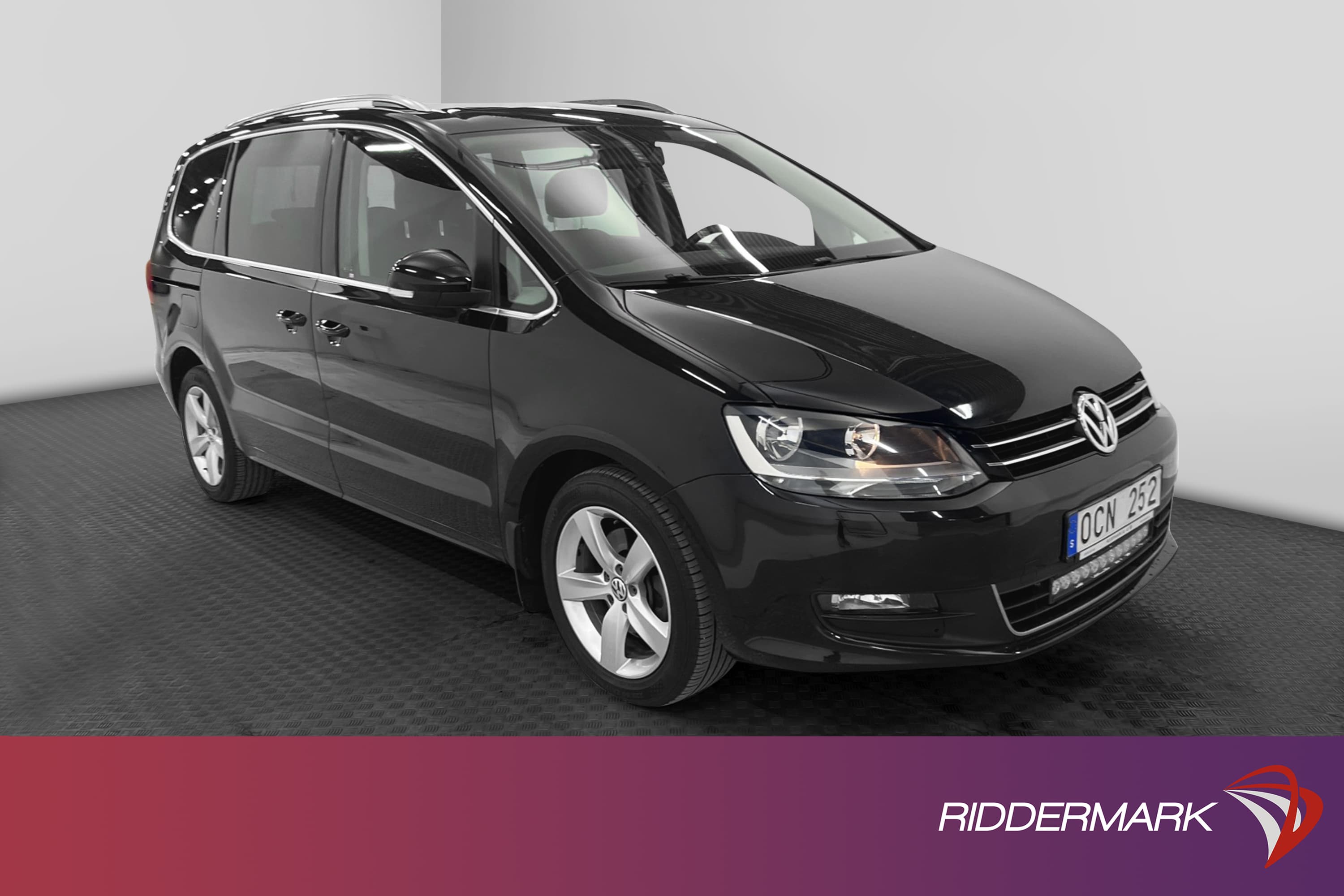 Volkswagen Sharan 2.0 4M 140hk Premium 7-sits Pano Värm Drag