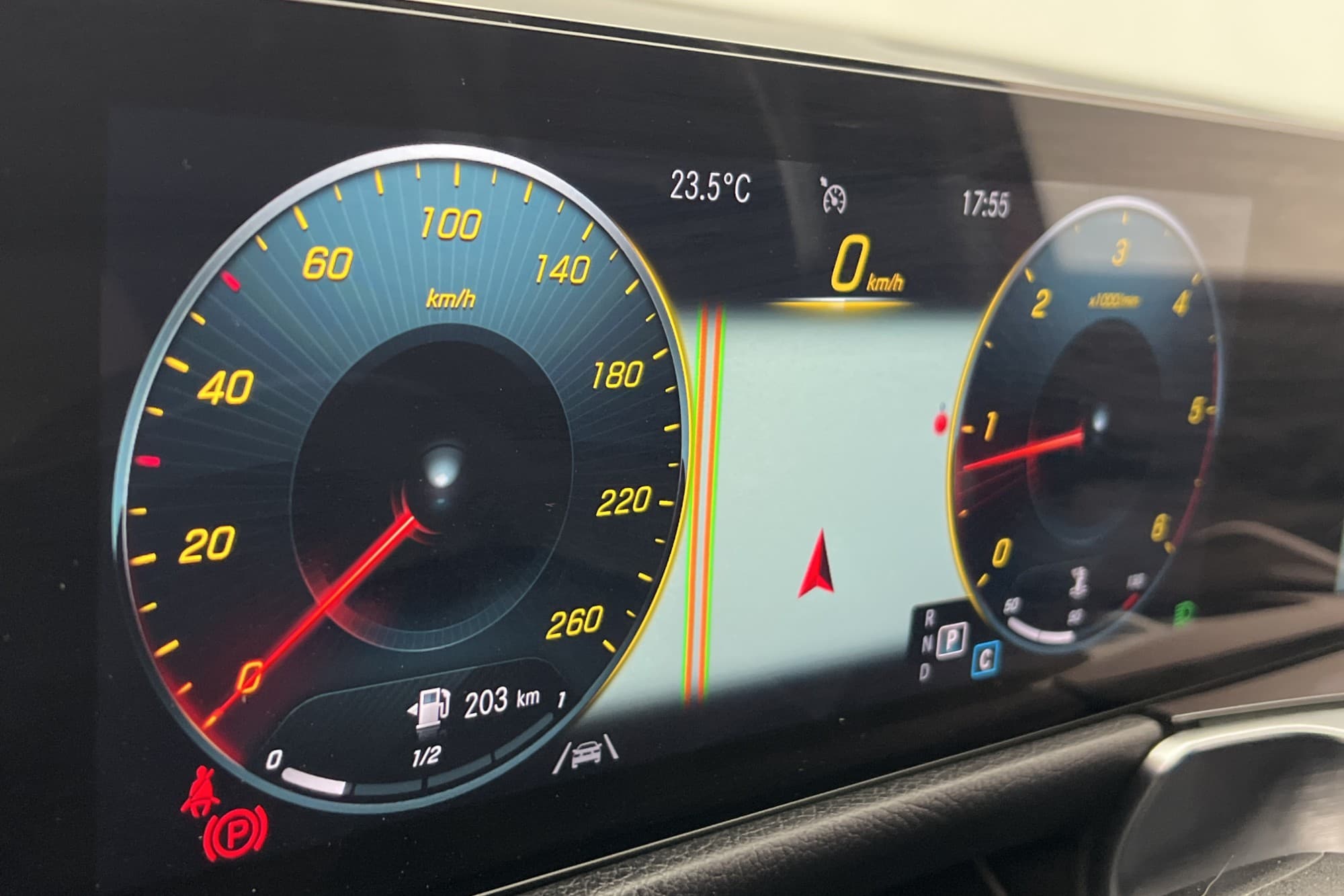Mercedes-Benz GLB 200 d 4M AMG 7-sits Wide GPS B-Kamera Drag