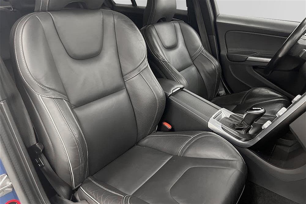 Volvo S60 D4 AWD 190hk R-Design VOC Värmare Taklucka BLIS interiör