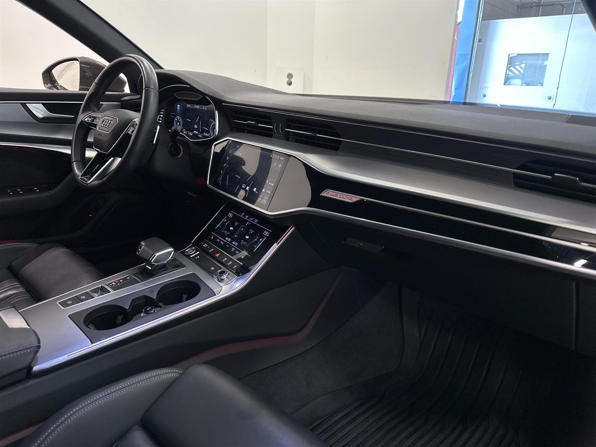 Audi A6 Avant 45 TDI Q 231hk S Line D-Värm Drag Cockpit 360