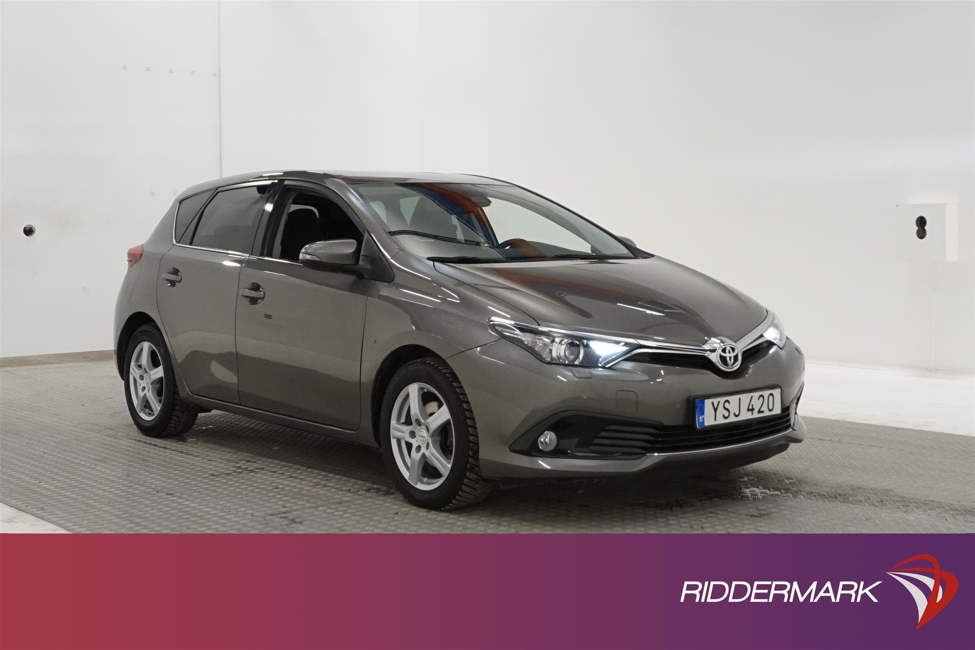 Toyota Auris 1.2 Turbo 116hk  B-Kam Lane Assist Nyservad