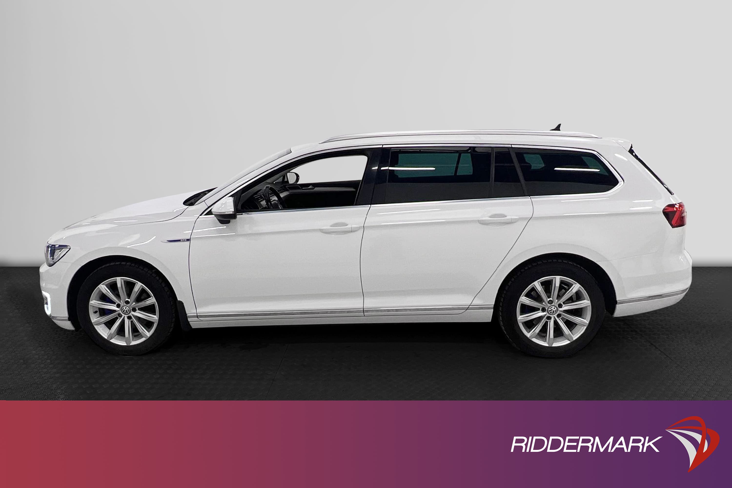 Volkswagen Passat GTE 218hk