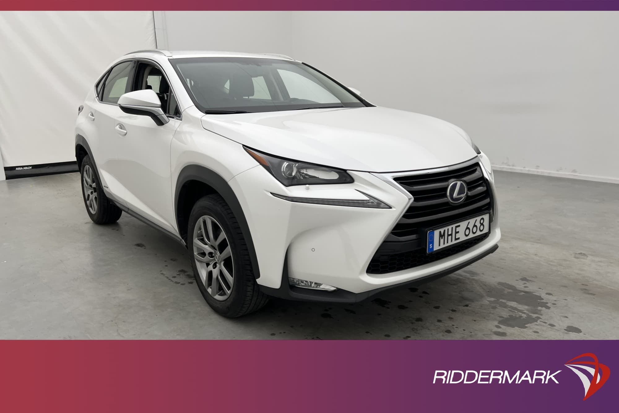 Lexus NX 300h 2.5 E-CVT AWD