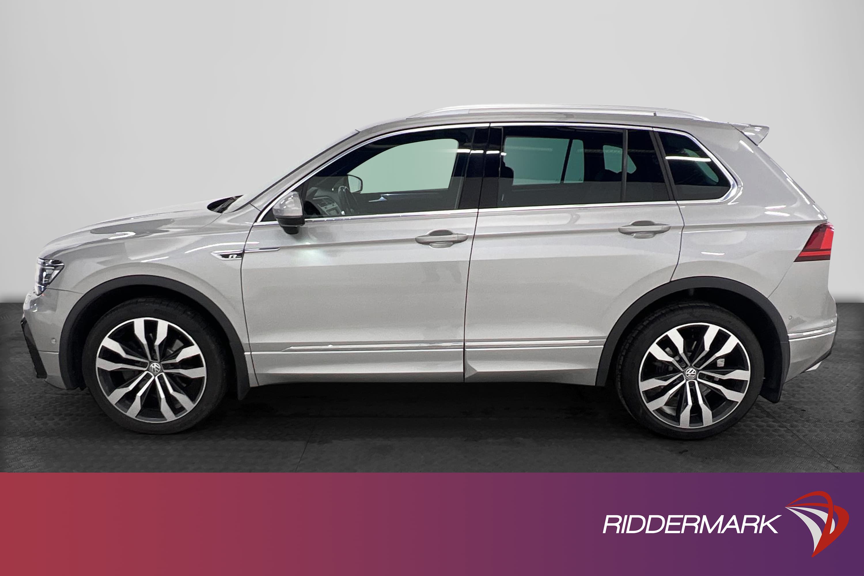 Volkswagen Tiguan 2.0 TDI 240hk 4M FULL R-LINE Cockpit DVärm