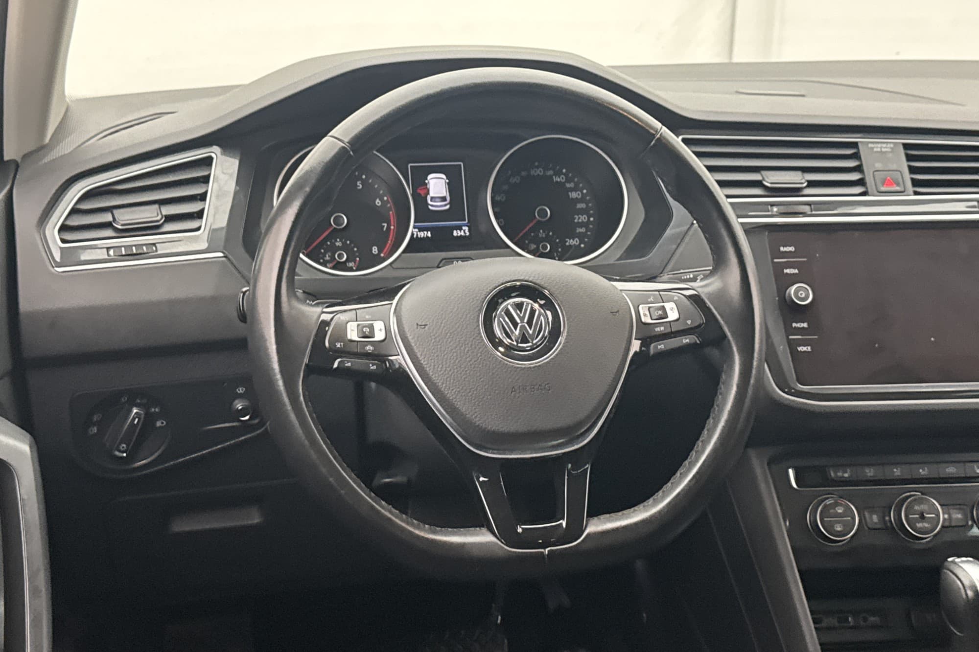 Volkswagen Tiguan TSI 4M 190hk Värmare HUD 360° Drag CarPlay
