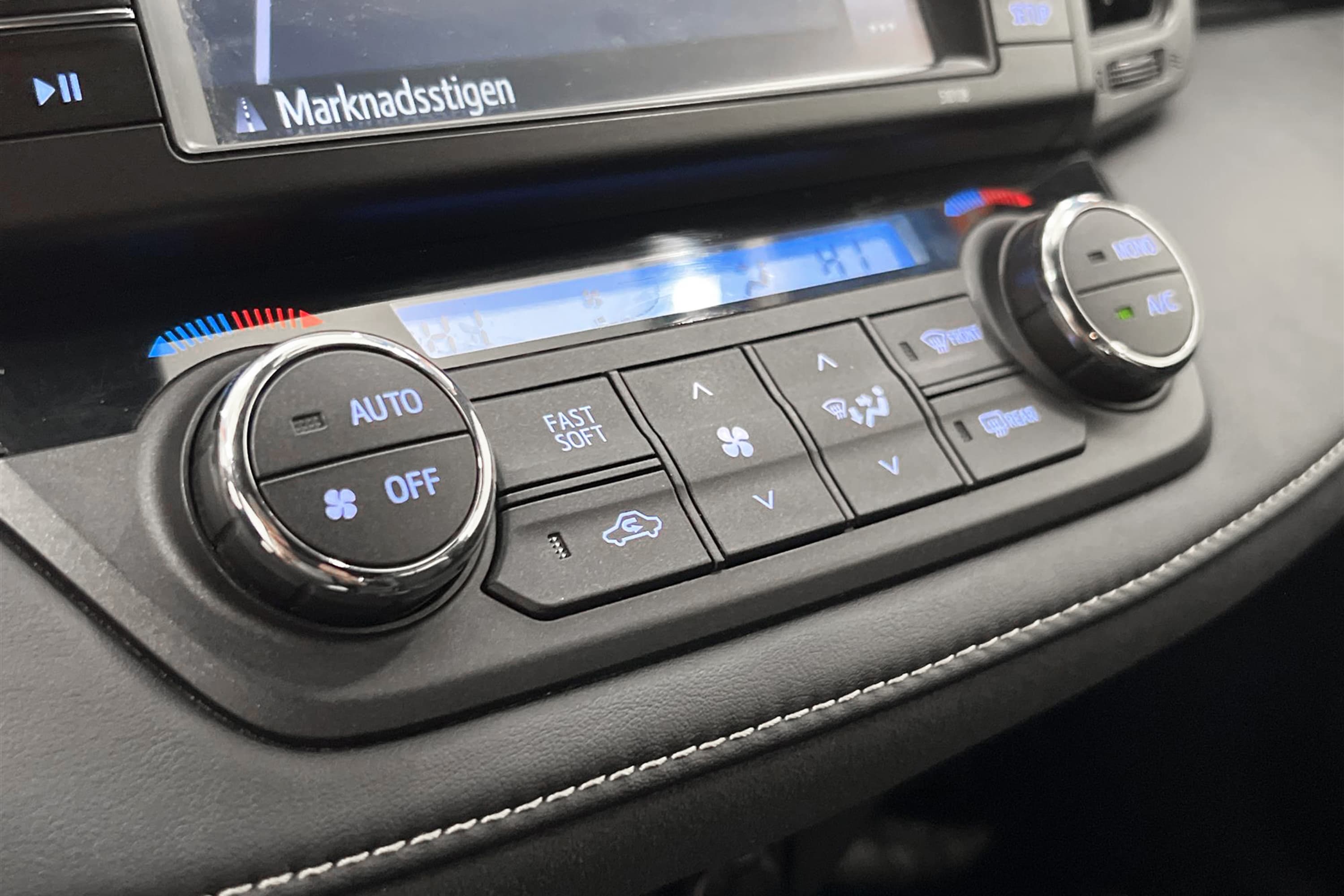 Toyota RAV4 2.5 HSD AWD 197hk 1 Brukare Navi B-Kam Keyless