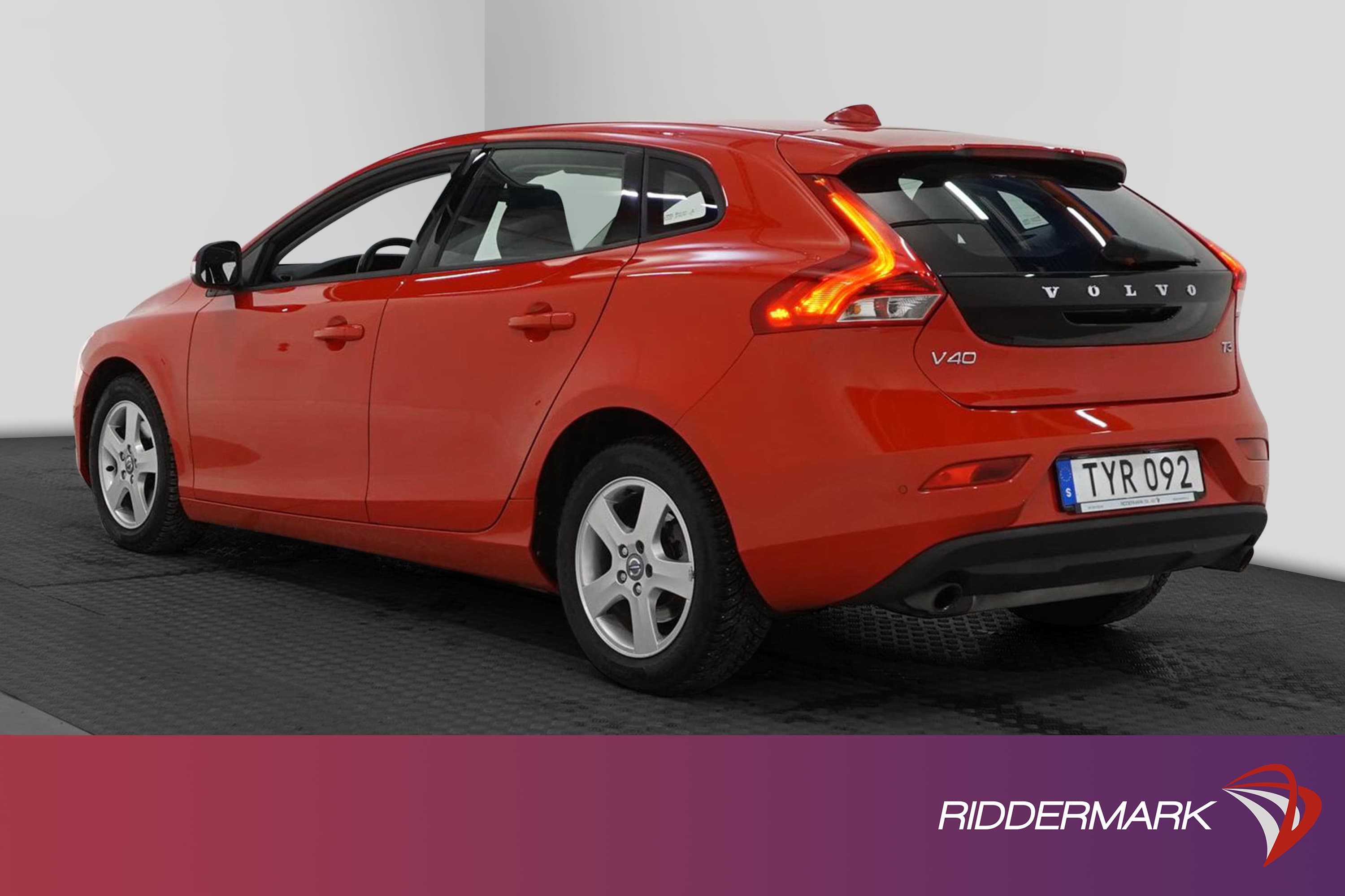 Volvo V40 T3 150hk  1 Brukare Välservad Ny K-Rem B-Kam PDC