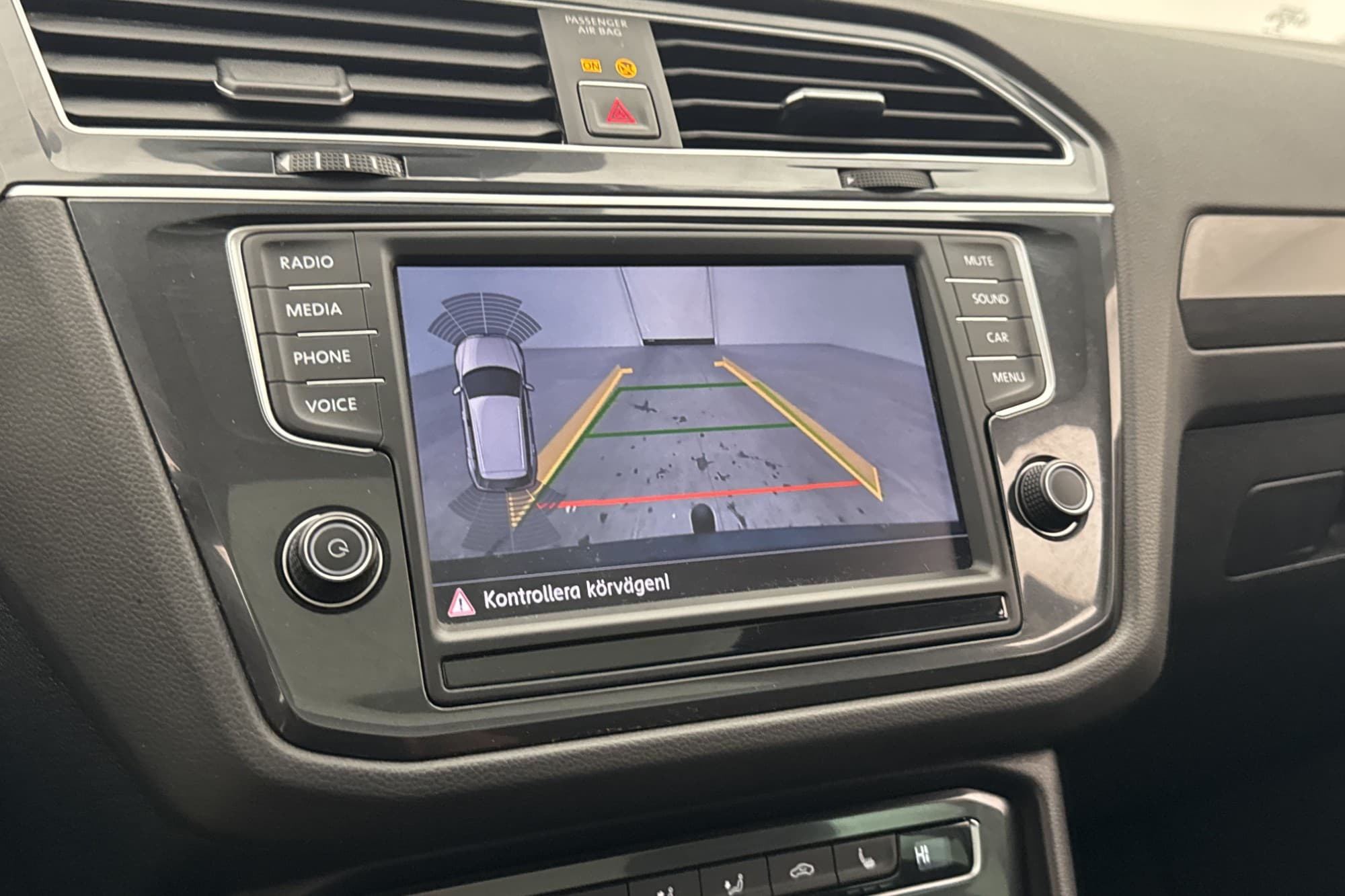 Volkswagen Tiguan 4M Värmare Panorama Cockpit Kamera Drag