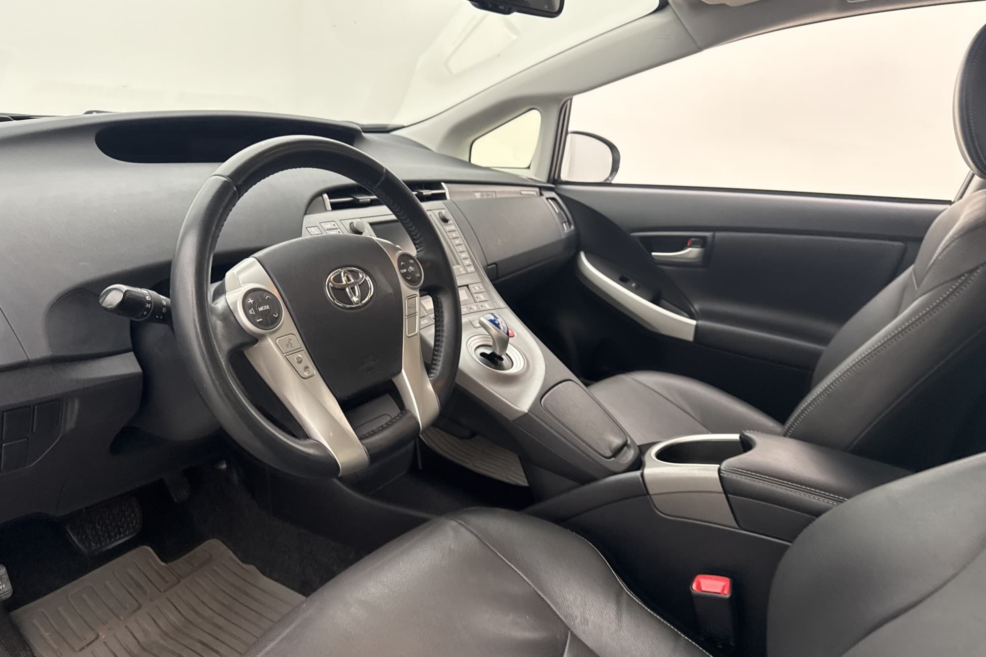 Toyota Prius Plug-In 136hk Två-Brukare JBL Kamera Navi Skinn