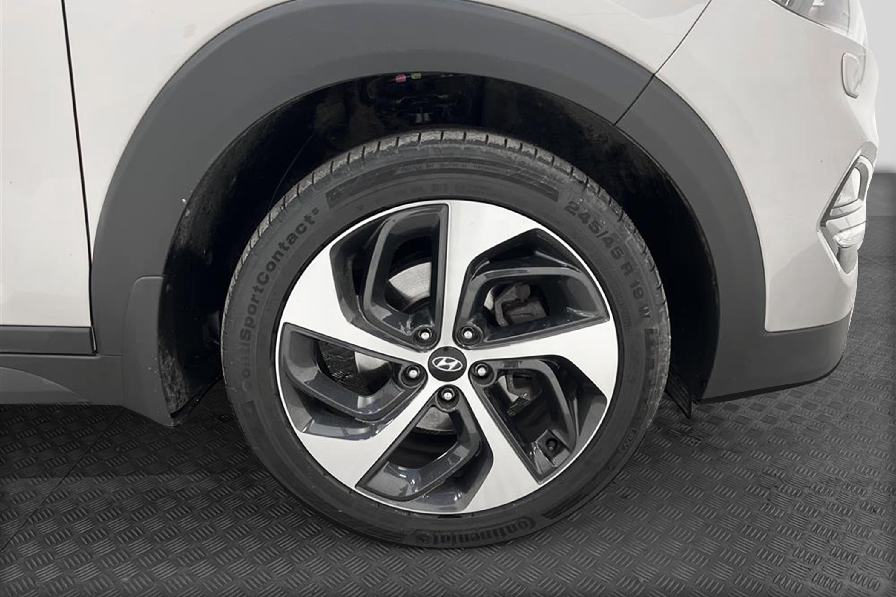 Hyundai Tucson 1.6T 4WD 177hk P-sensor Rattvärme Draginteriör