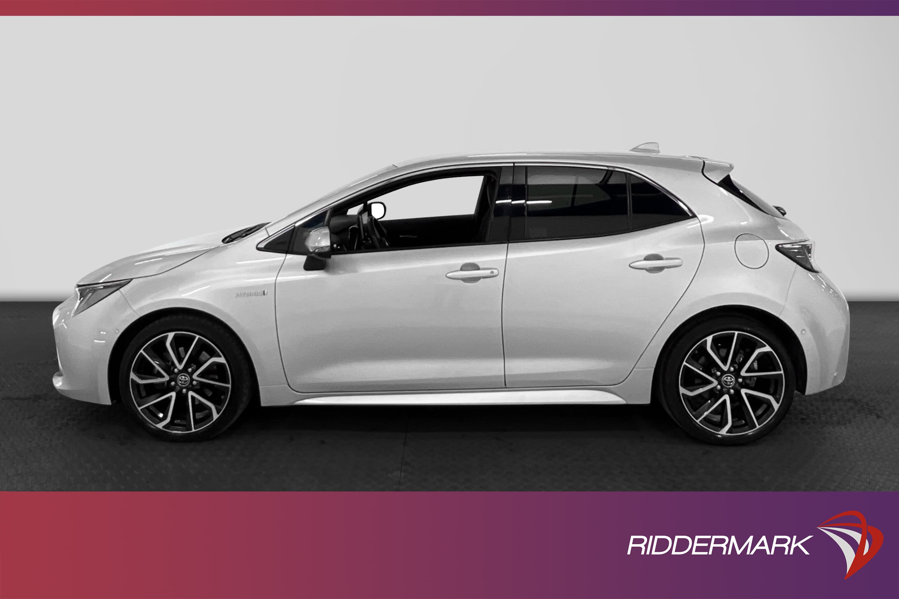 Toyota Corolla Hybrid e-CVT 184hk Executive Navi M-värm