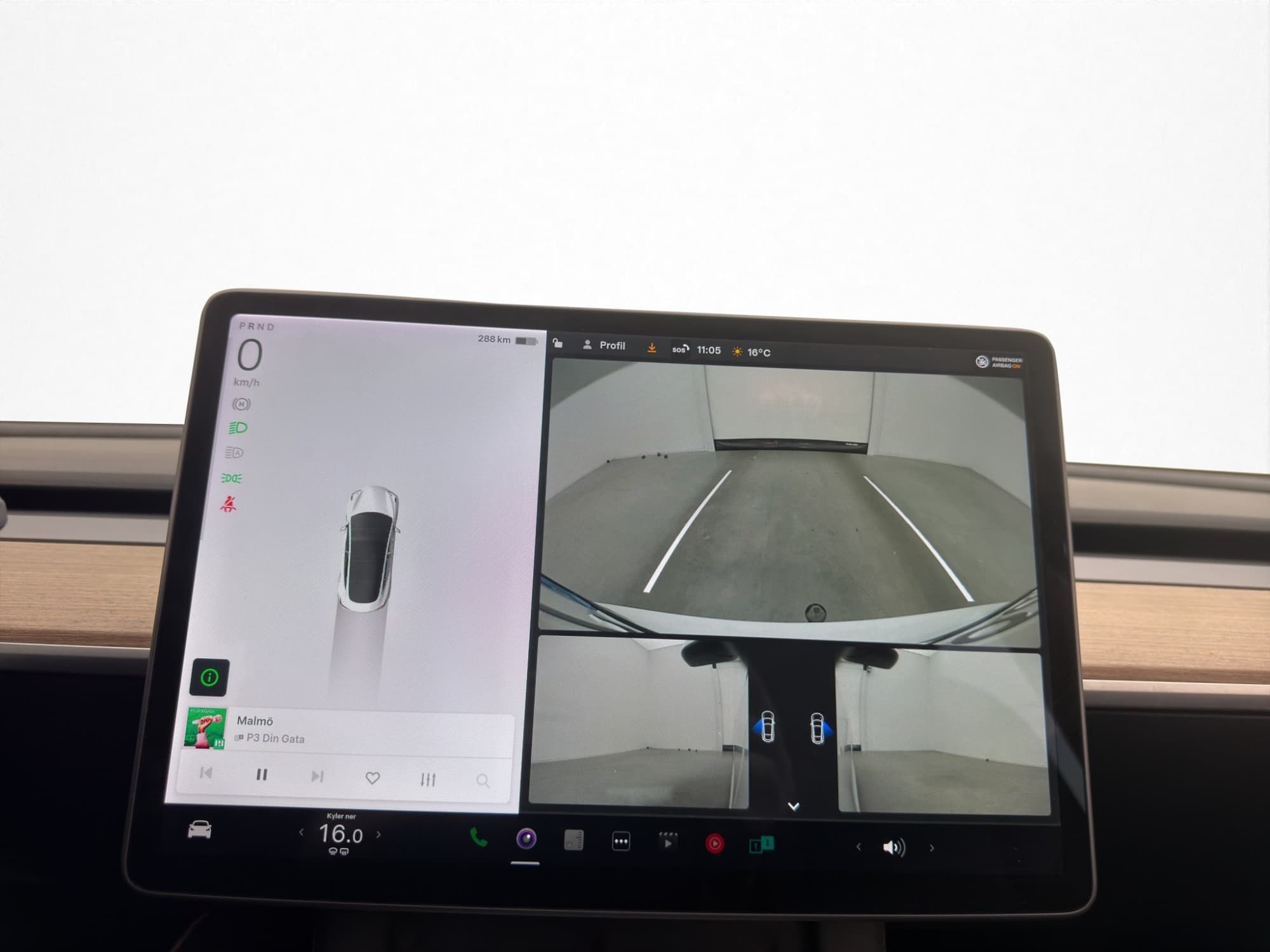 Tesla Model 3 Long Range AWD Svensksåld Autopilot