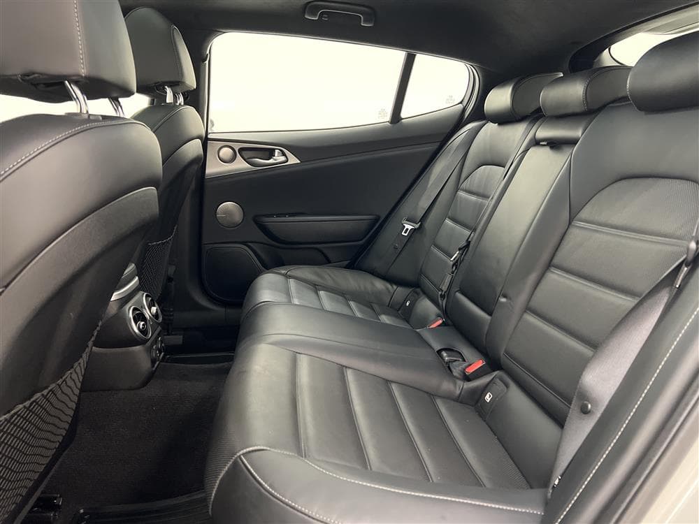 Kia Stinger AWD 370hk HUD 360° T-Lucka Navi Adaptiv interiör
