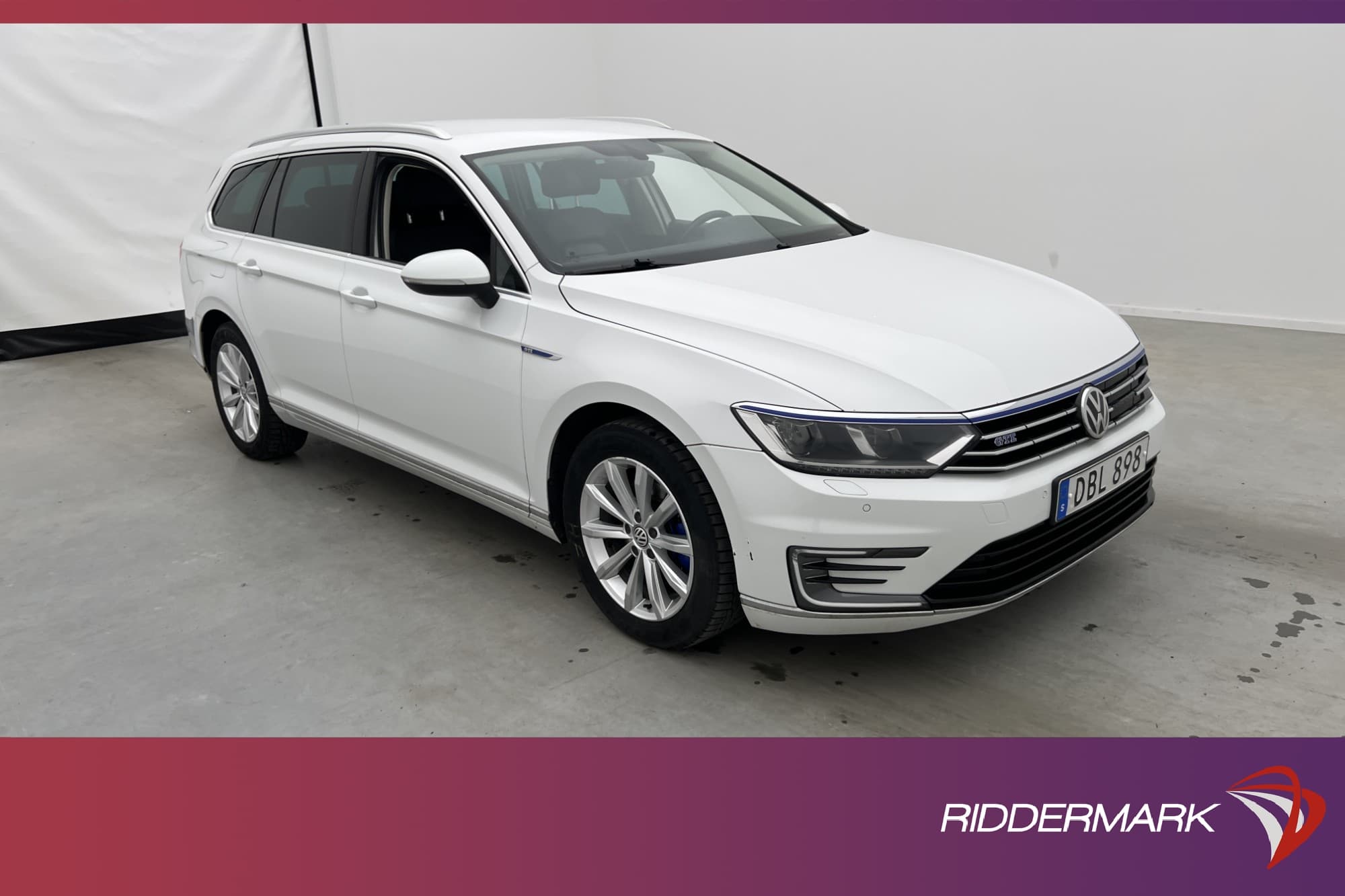 Volkswagen Passat GTE 218hk