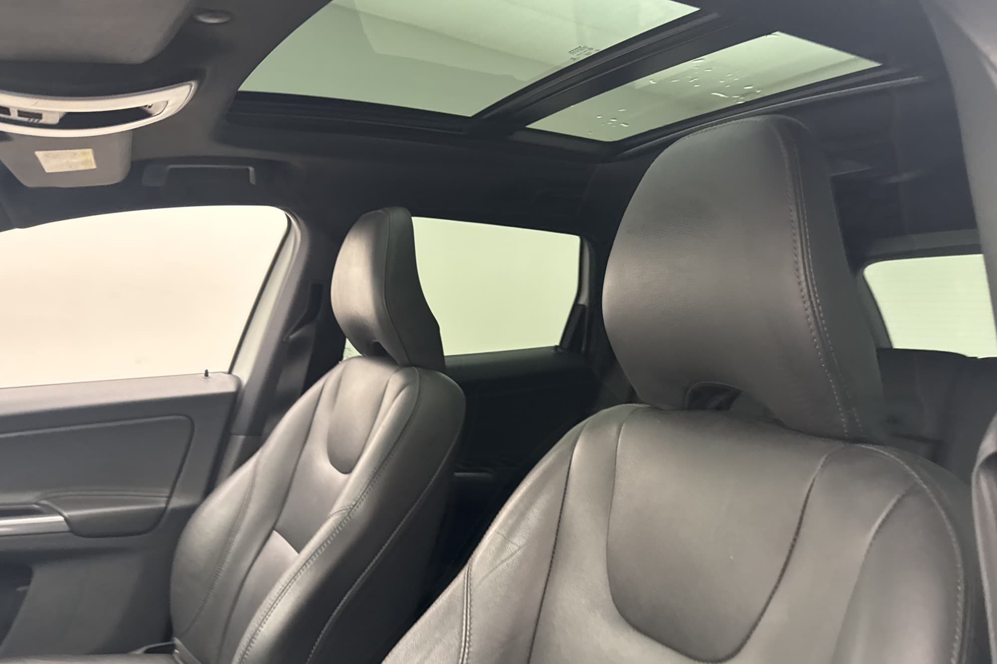 Volvo XC60 D4 190hk Summum Skinn Pano VOC Värm Navi Elstol