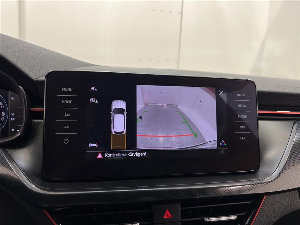 Skoda Kamiq 1.5 TSI 150hk Monte Carlo Pano Navi Cockpit