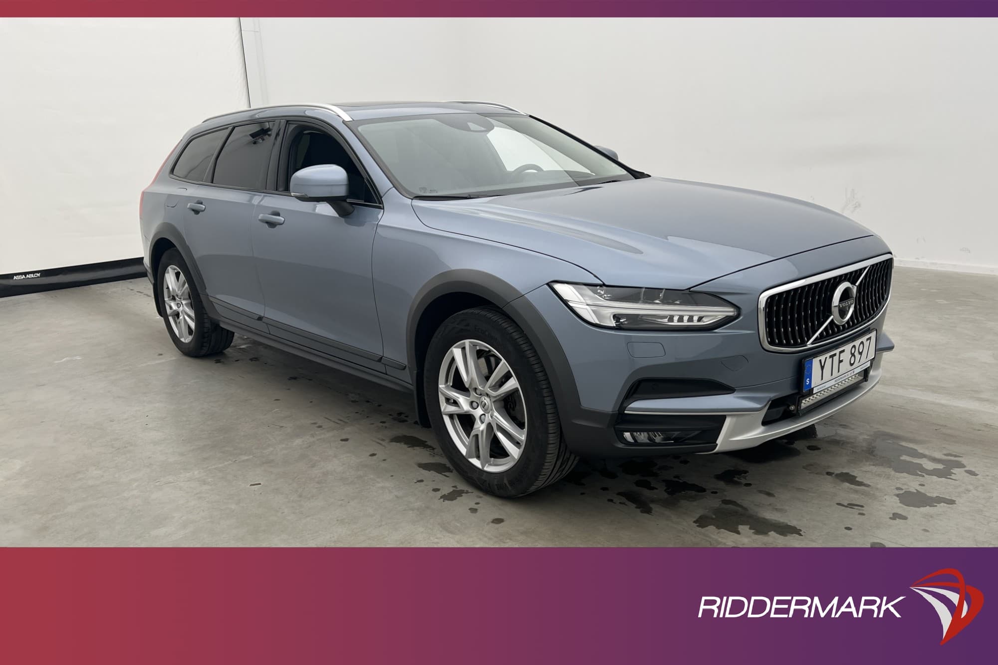 Volvo V90 Cross Country D4 AWD