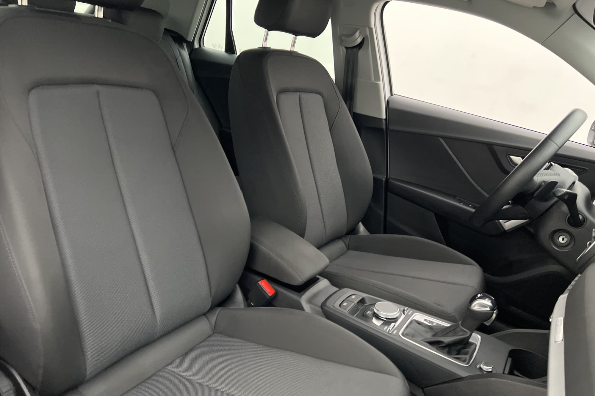 Audi Q2 35 TFSI 150hk Proline CarPlay Drag P-Sensorer 