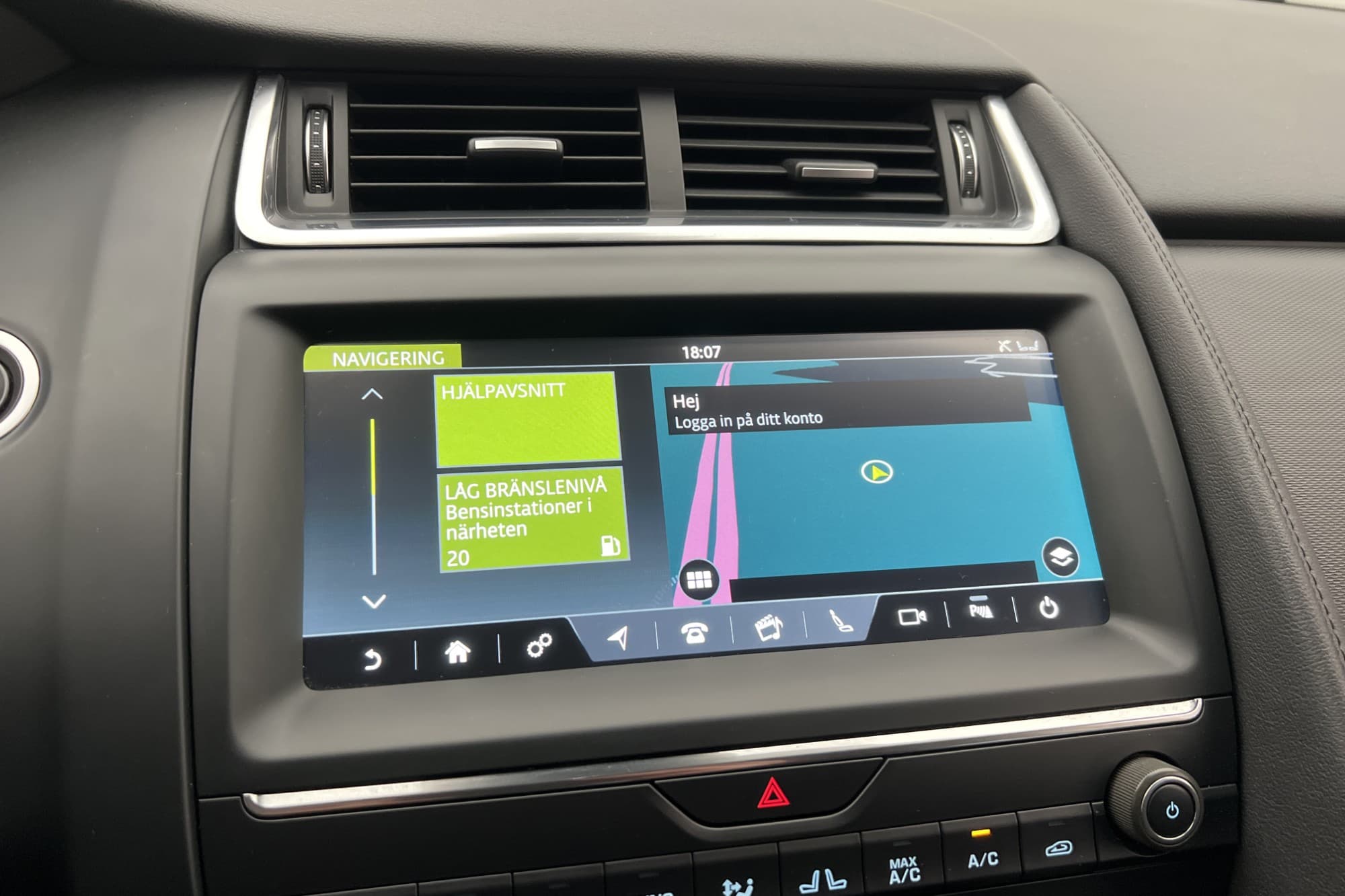 Jaguar E-Pace D150 AWD Kamera Navi Keyless P-sensorer LED