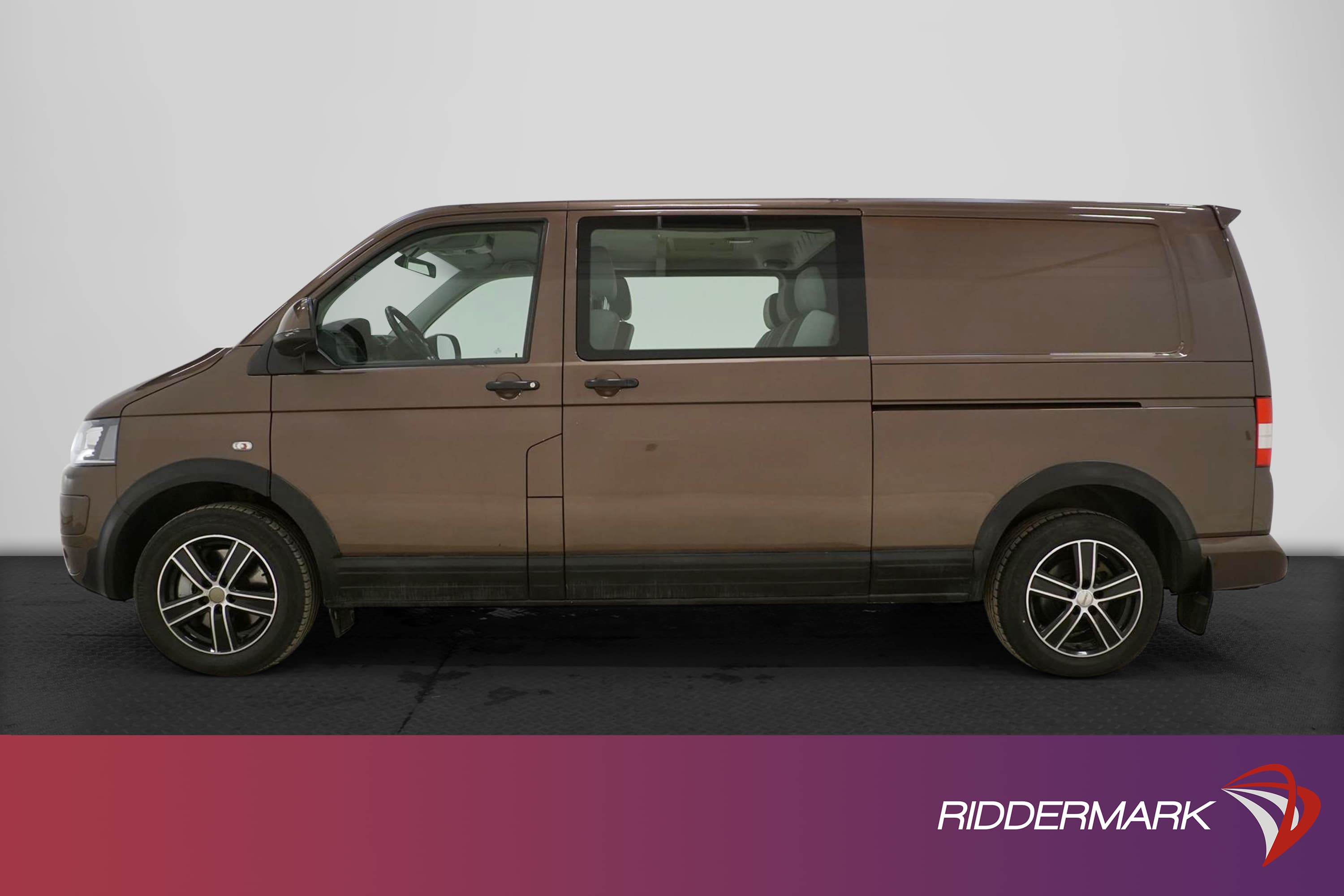 Volkswagen Transporter Kombi 2.0TDI Automat 4M Värmare Moms