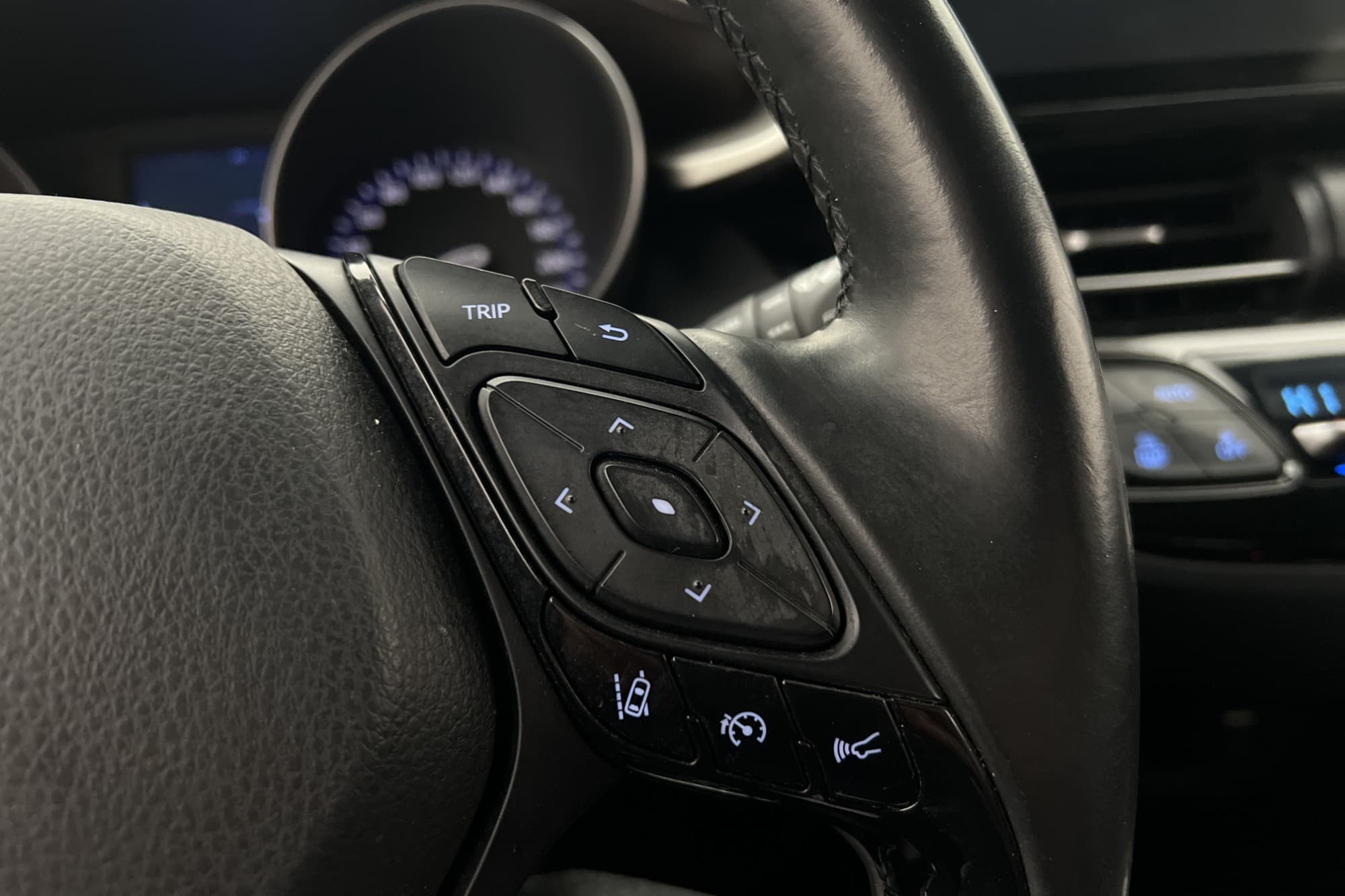 Toyota C-HR Hybrid Executive JBL Läder Kamera Rattvärme