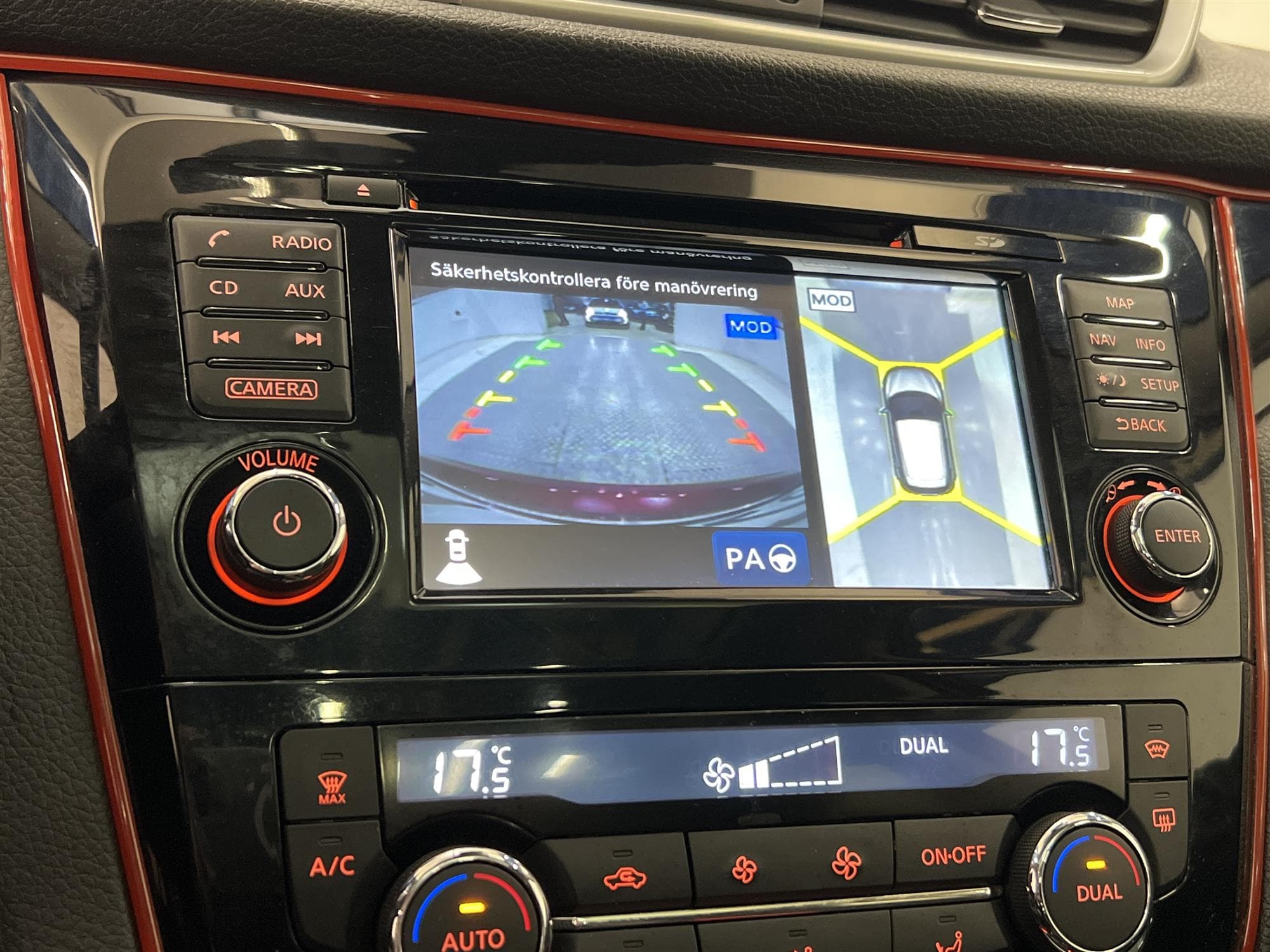Nissan Qashqai 1.2 115hk 2 Brukare M&K-Värm Pano 360 Navi 
