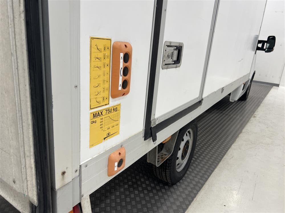 Renault Master 2.3dCi Bakgavel Kamera Kylbil Värmare Moms interiör