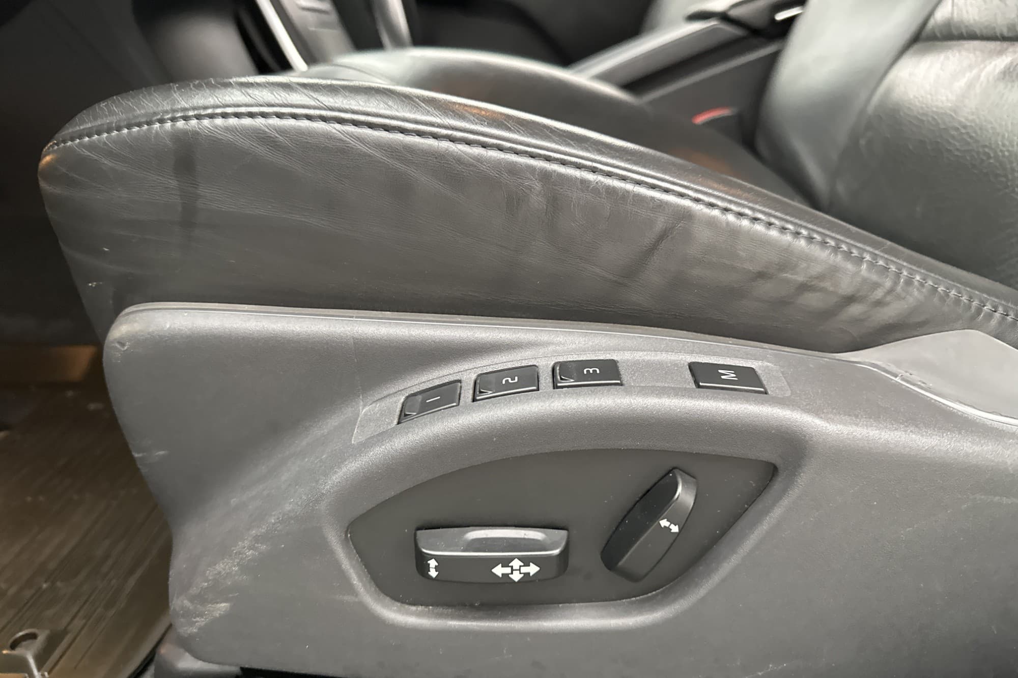 Volvo V70 D5 AWD  Summum D-Värmare P-Sensorer Skinn Elstol