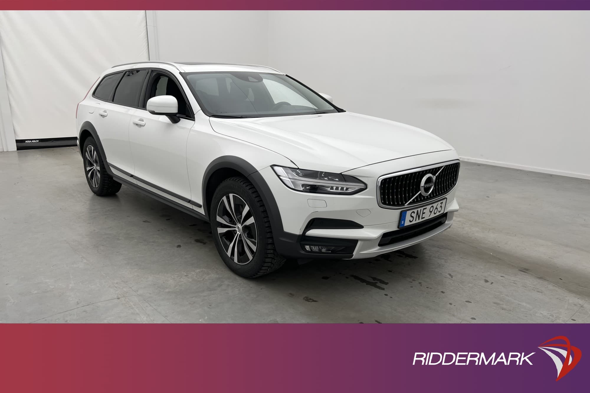Volvo V90 Cross Country D4 AWD