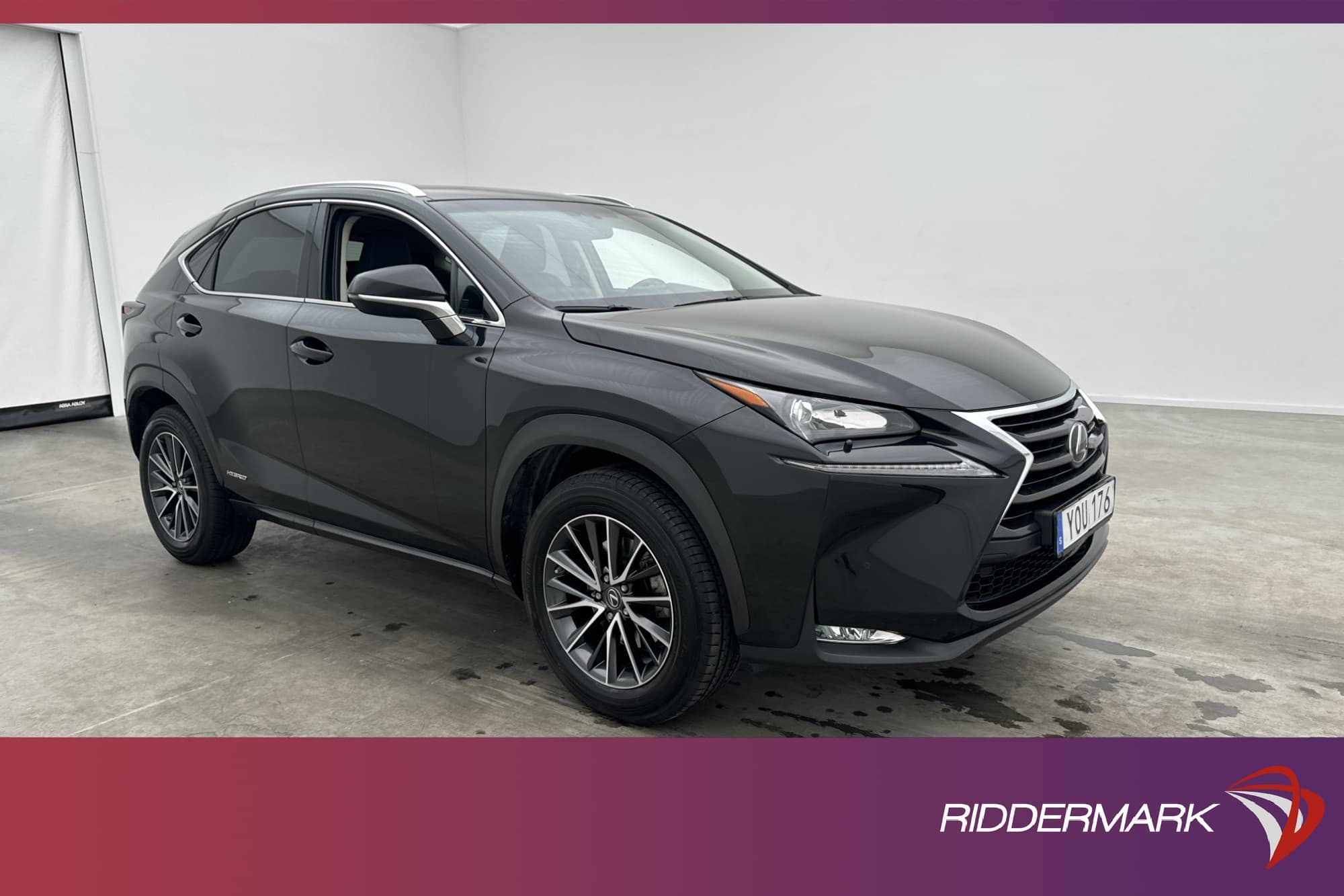 Lexus NX 300h AWD 181hk