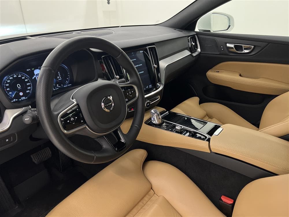 Volvo V60 T8 AWD TwEn 392hk Inscription H/K Pano Drag Nyservinteriör