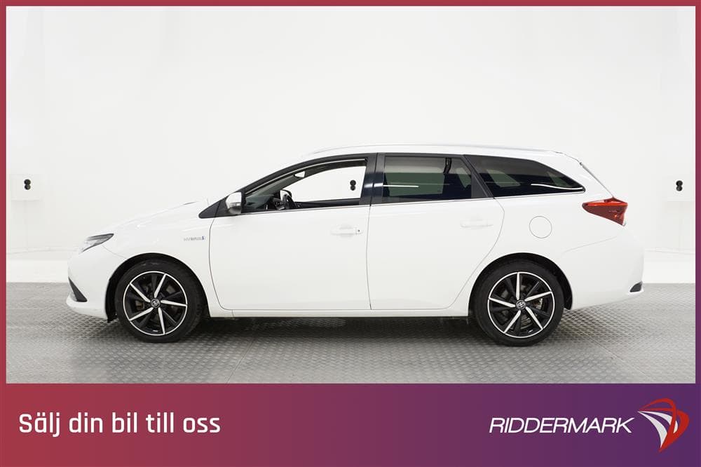 Toyota Auris 1.8 HSD Touring Sports 99hk