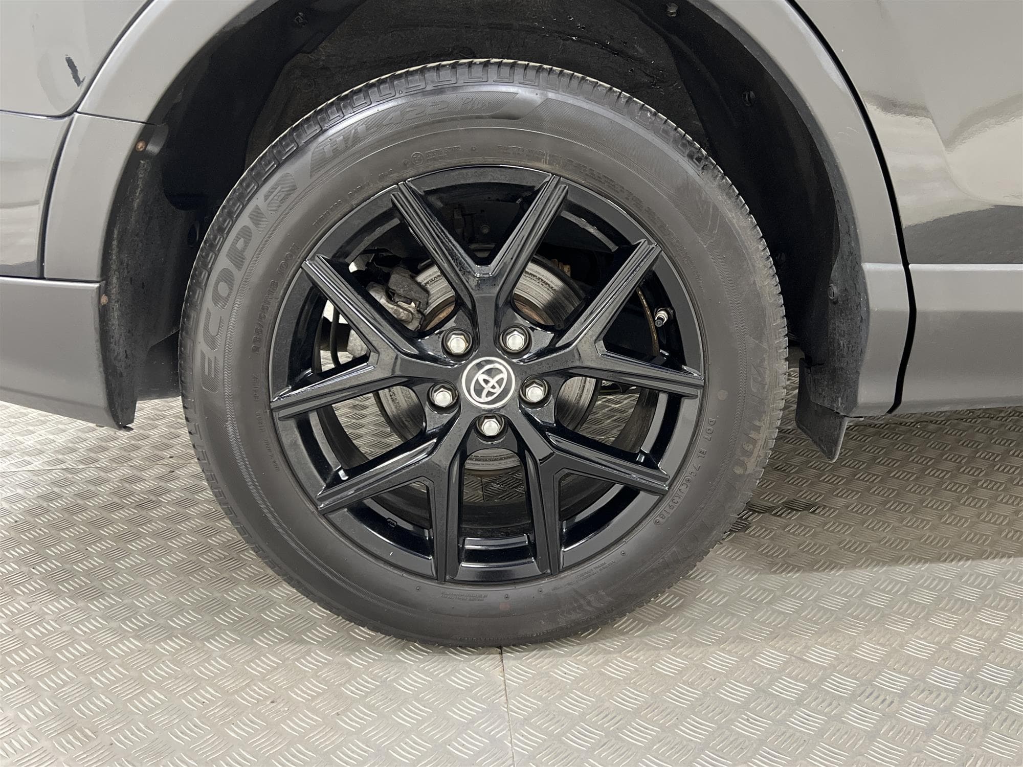Toyota  Hybrid 2.5 AWD CVT 197hk M-Värm B-Kam Drag 0,56L/mil