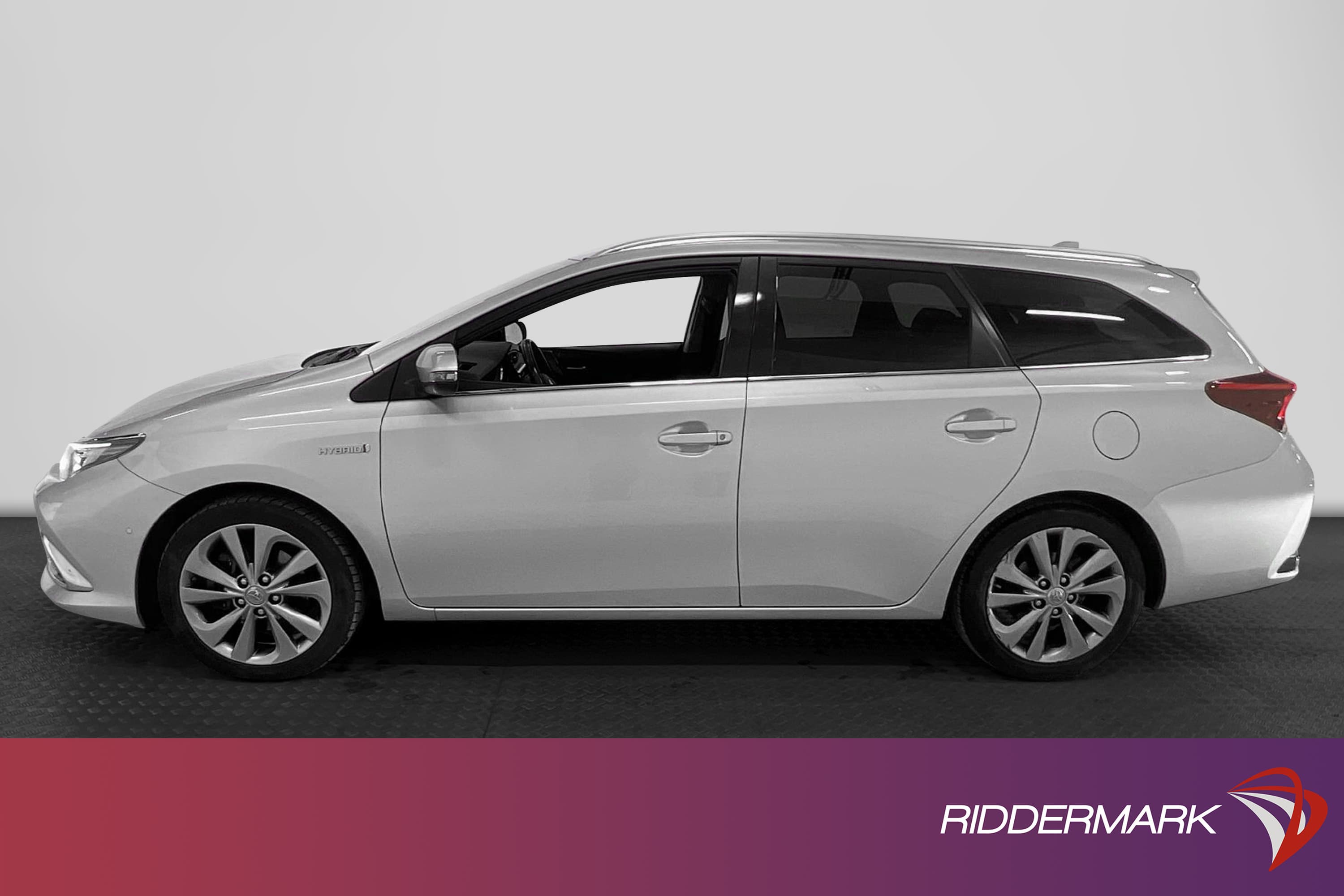 Toyota Auris TS Hybrid e-CVT 136hk