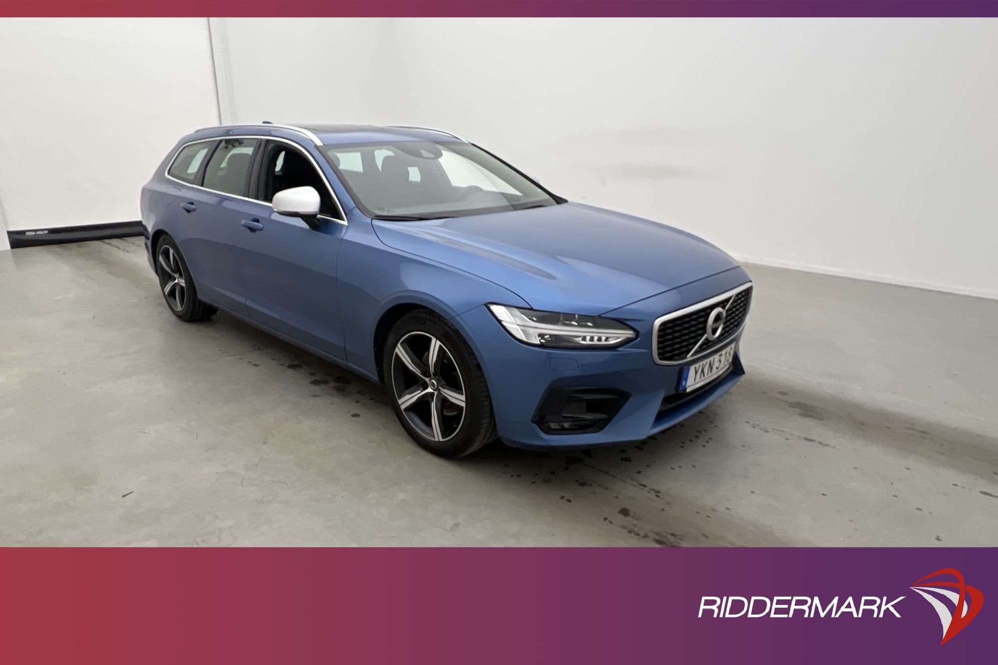 Volvo V90 D4