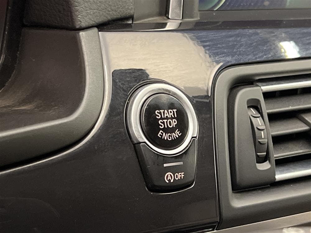 BMW 520d xDrive 184hk Luxury Line Navi Skinn Keylessinteriör