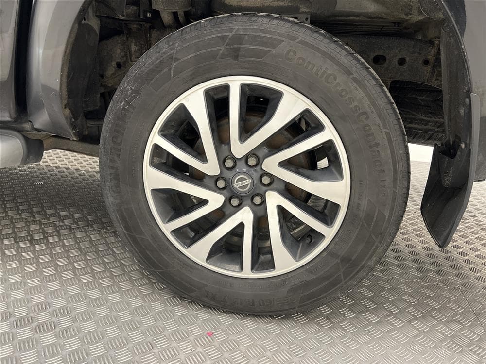 Nissan Navara 2.3dCi Automat Tekna 4x4 Eu6 Värmare Taklucka interiör