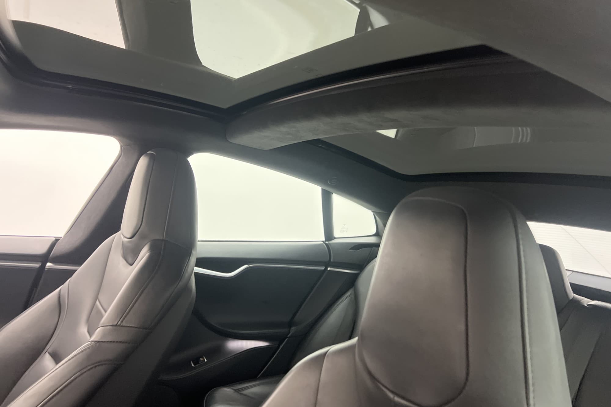 Tesla Model S 90D Luftfjädring Autopilot Pano Kamera Navi