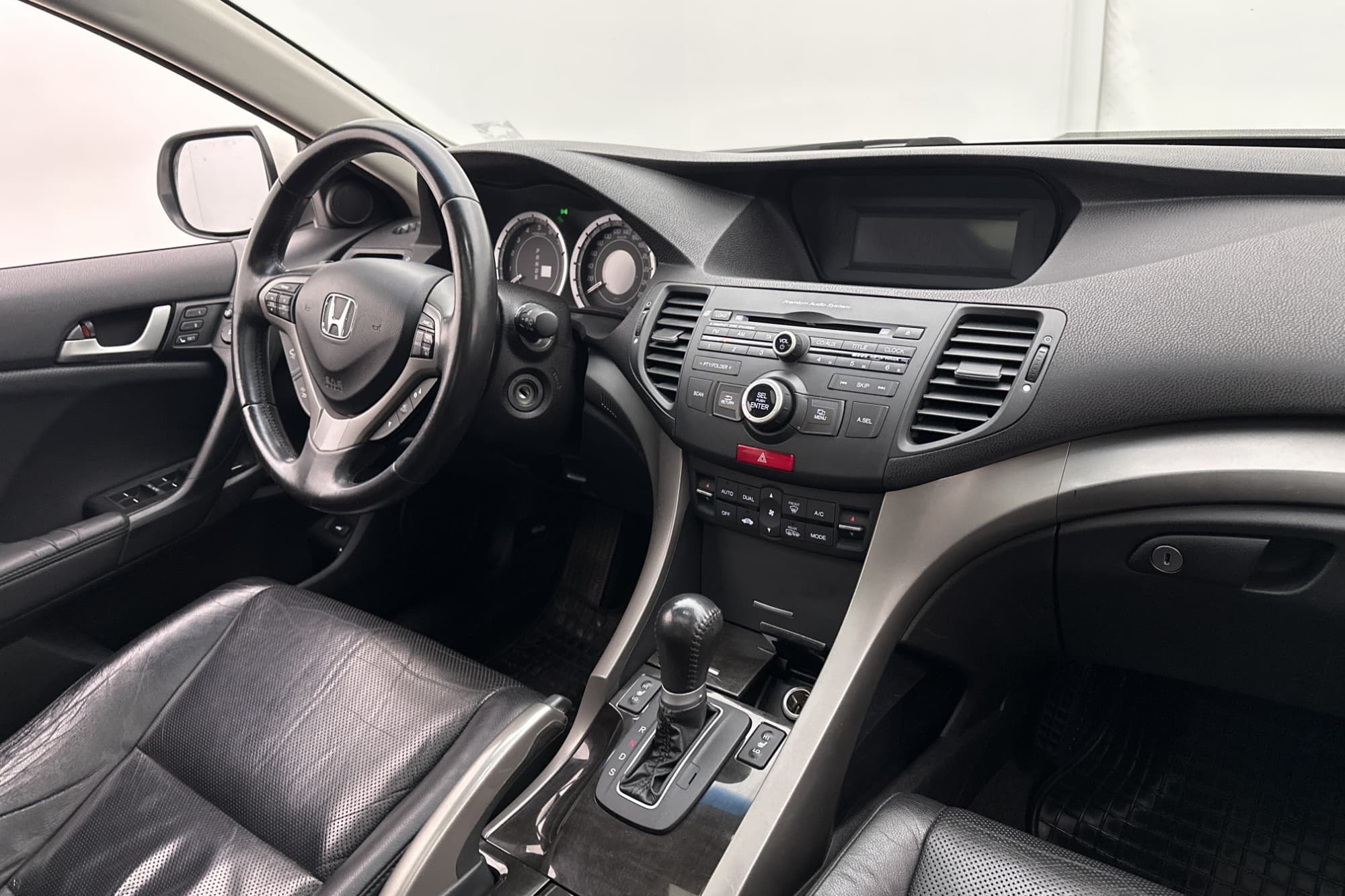 Honda Accord 2.0 i-VTEC 156hk Executive Skinn Taklucka Drag