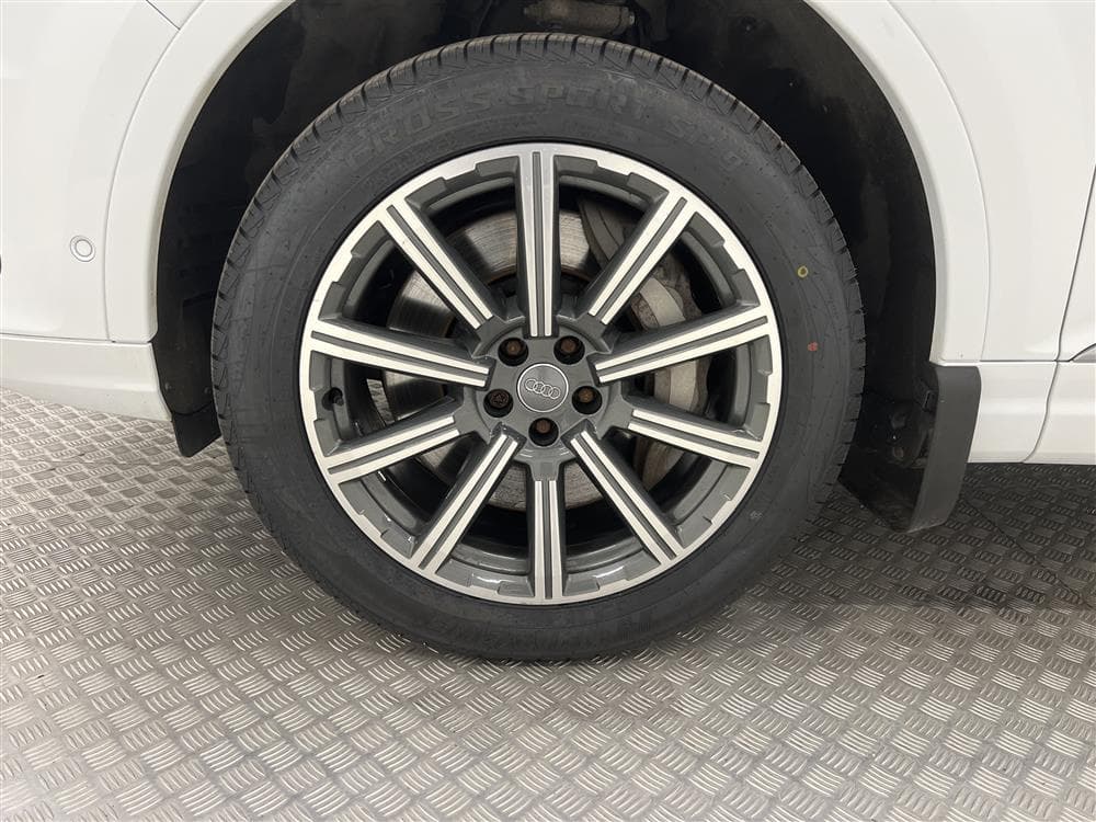 Audi Q7 3.0 e-Tron Quattro 373hk Luftfjädring Bose Draginteriör