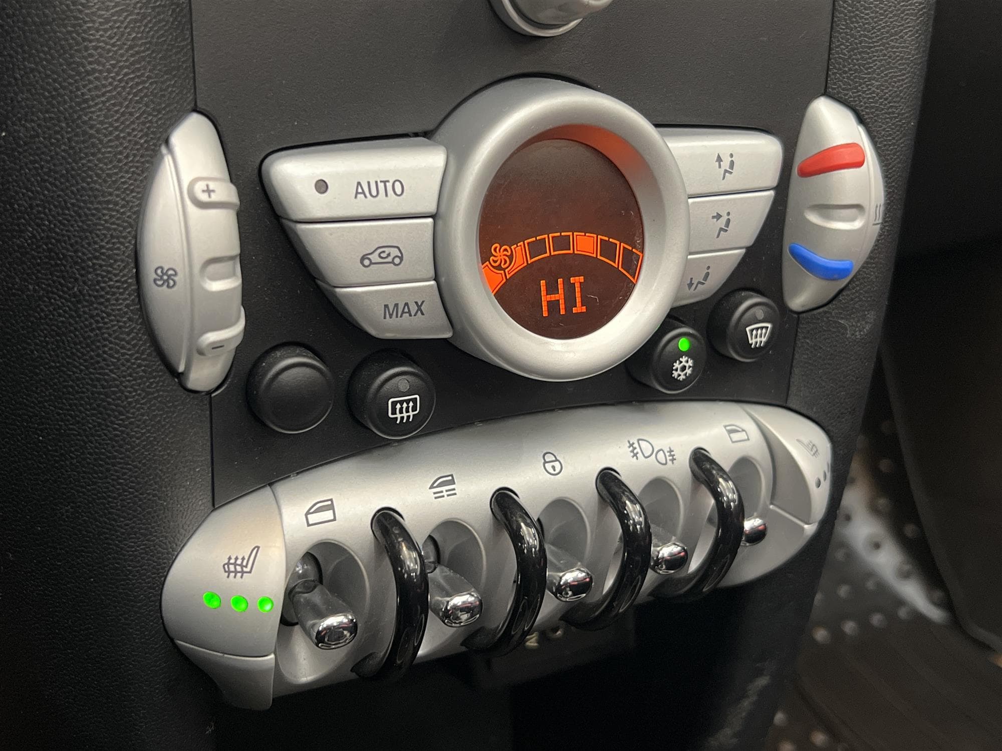 MINI Cabriolet 120hk P-Sensorer Låg Skatt 0,57L/mil