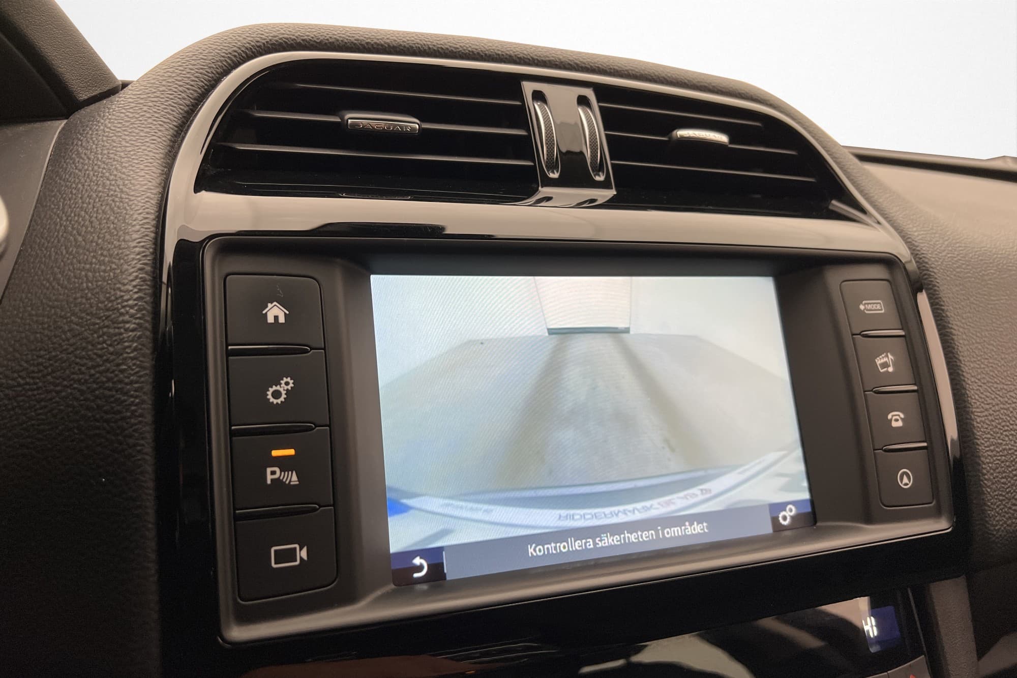 Jaguar F-Pace 20d AWD Kamera Keyless Navi Rattvärm MERIDIAN 