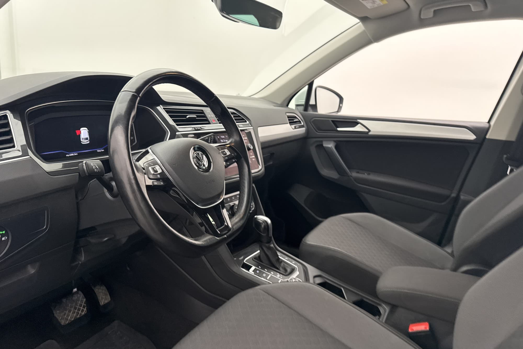 Volkswagen Tiguan 4M 190hk Cockpit Drag P-Värmare Kamera