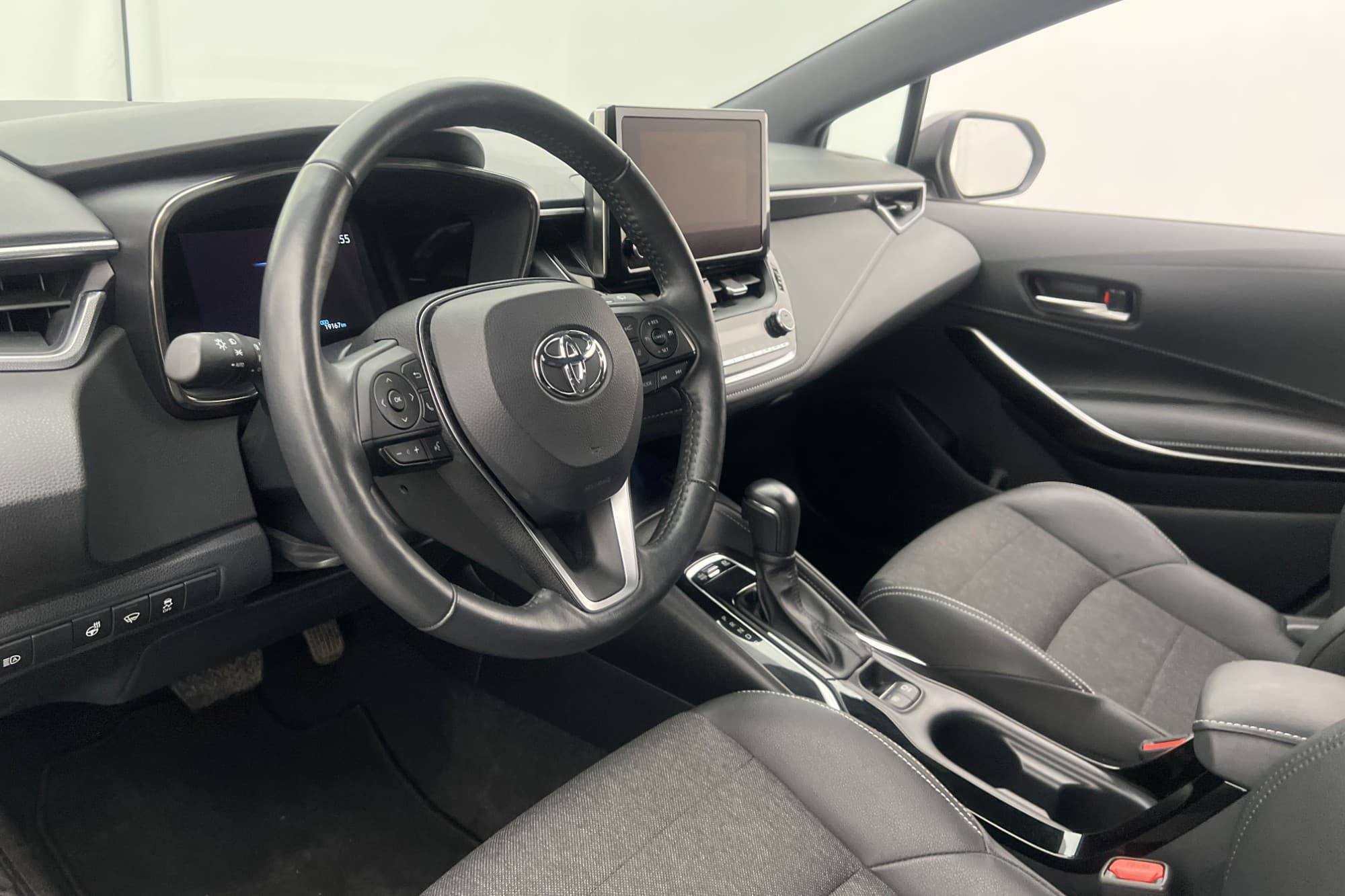 Toyota Corolla Hybrid 122hk Style Kamera Halvskinn MOMS