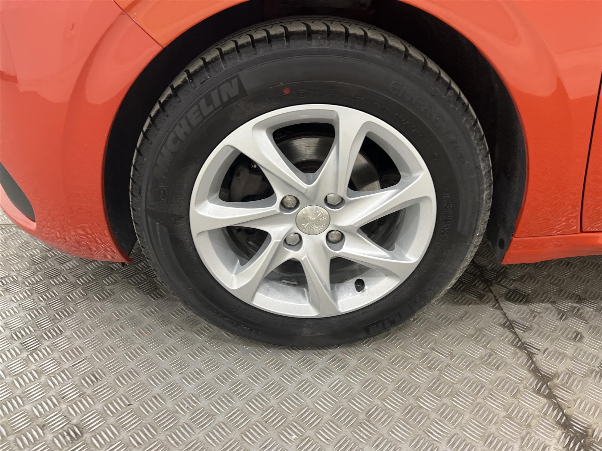 Peugeot 208 5-dörrar 1.2 82hk Låg Skatt 2-Brukare 0,45l/mil